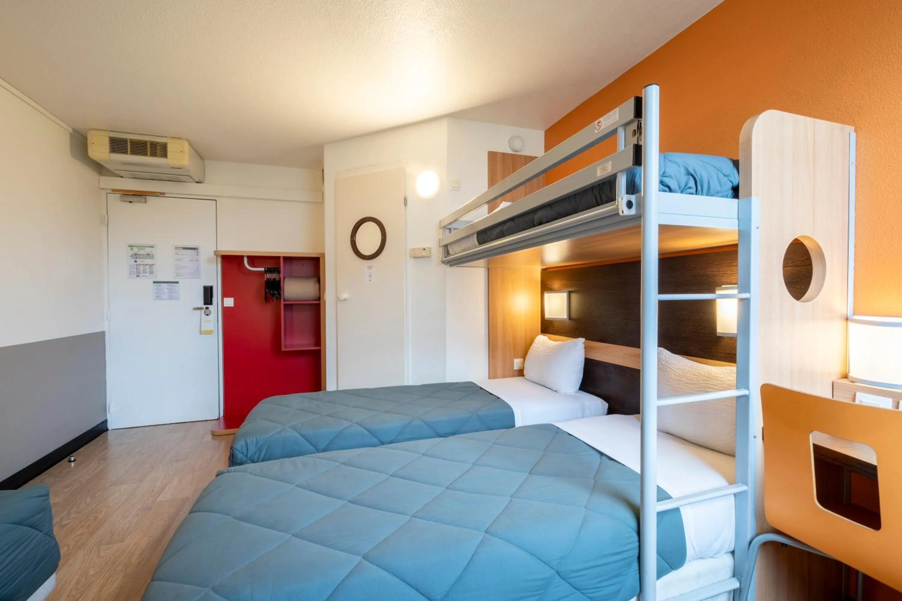 Bedroom, Bed in Premiere Classe Roissy Aéroport Charles De Gaulle