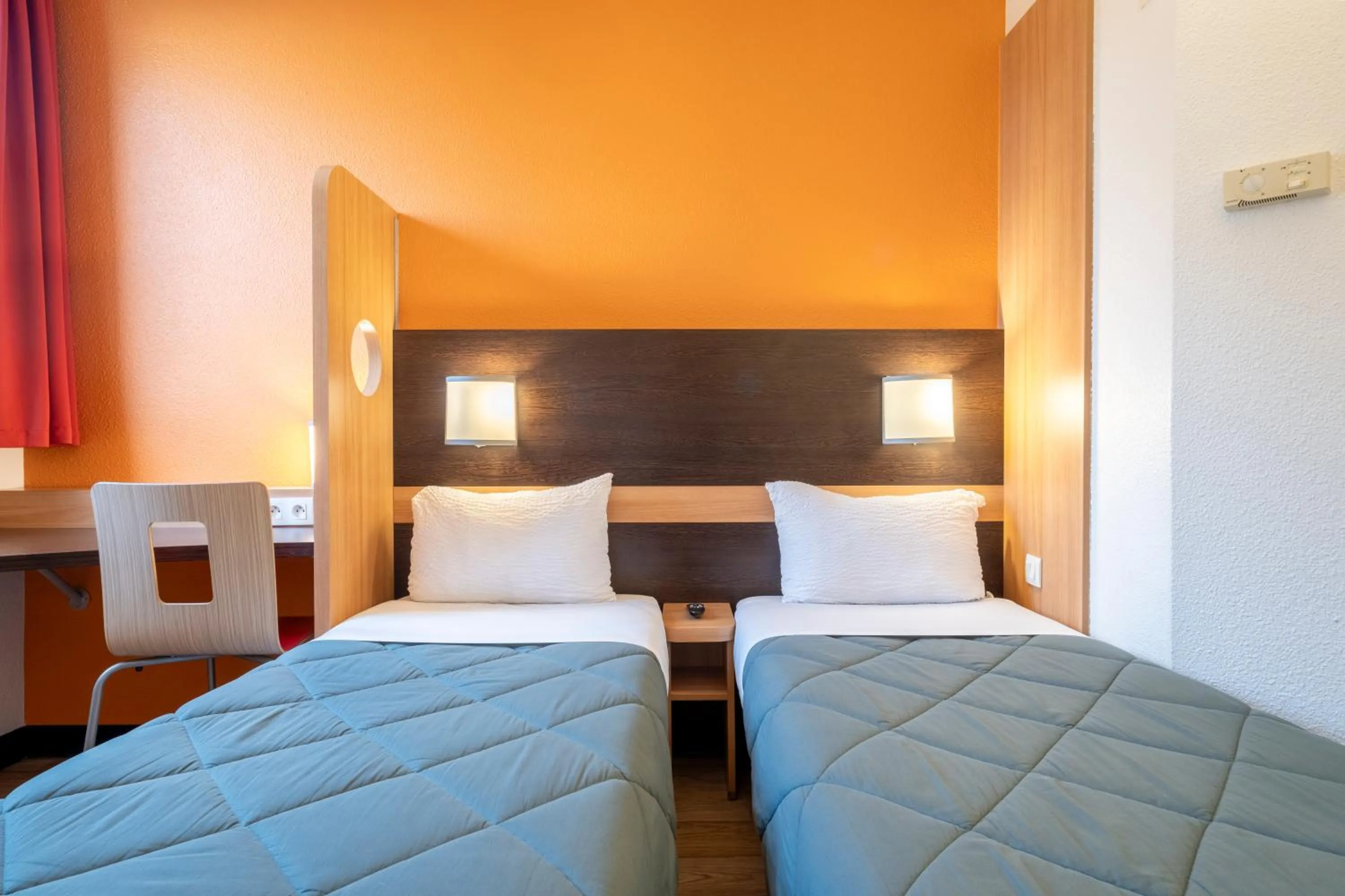 Bedroom, Bed in Premiere Classe Roissy Aéroport Charles De Gaulle