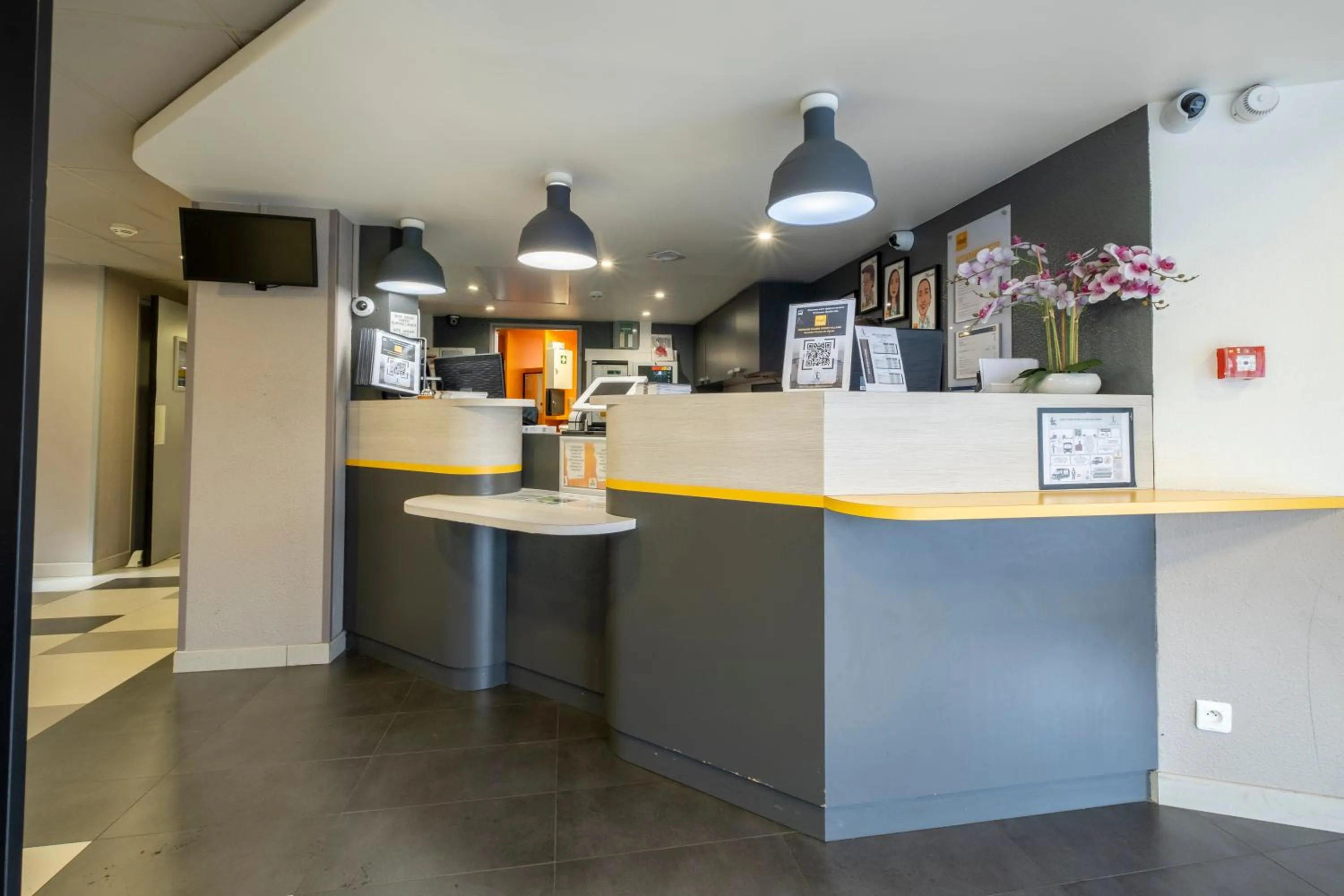 Lobby or reception in Premiere Classe Roissy Aéroport Charles De Gaulle