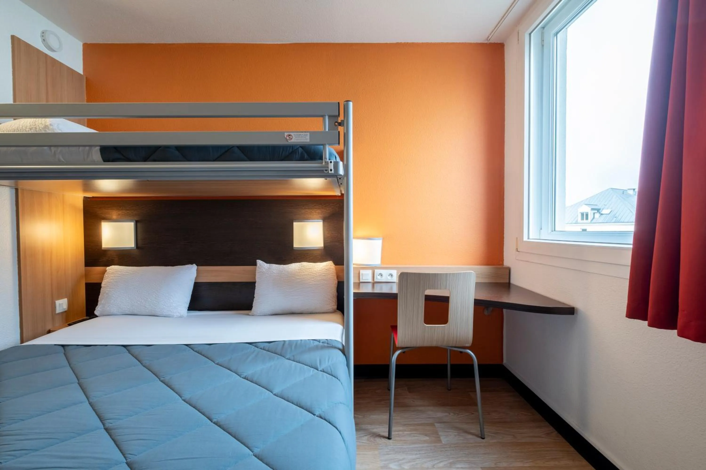 Bedroom, Bed in Premiere Classe Roissy Aéroport Charles De Gaulle