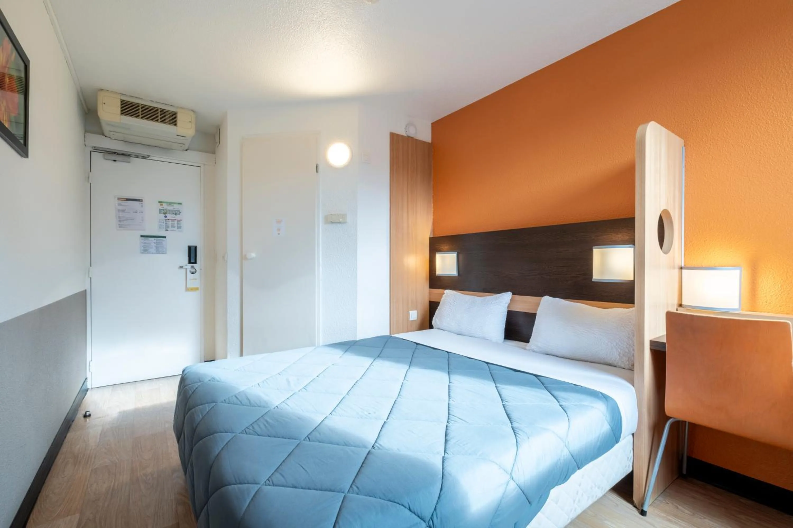 Bedroom, Bed in Premiere Classe Roissy Aéroport Charles De Gaulle