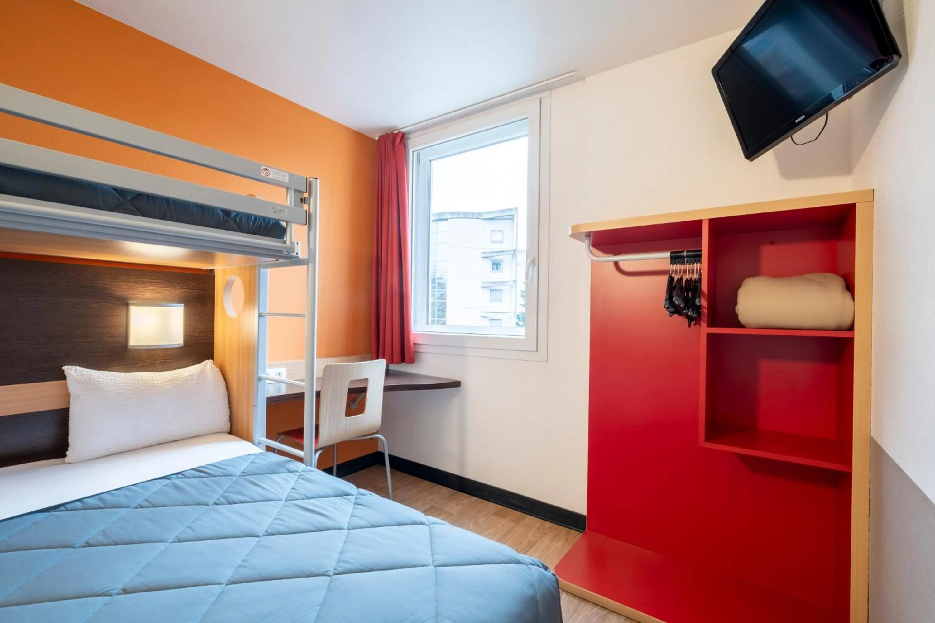 Bedroom, Bed in Premiere Classe Roissy Aéroport Charles De Gaulle