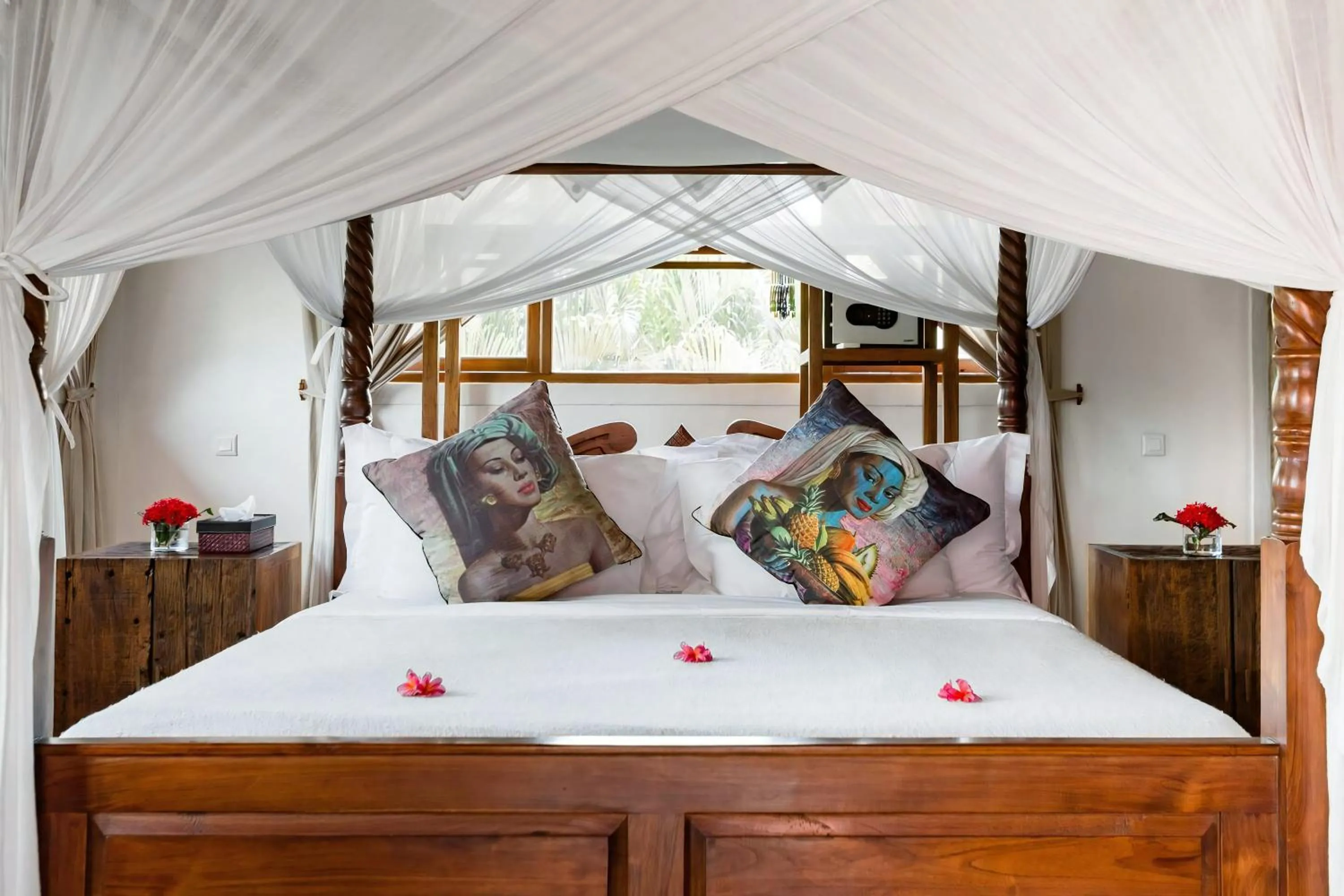 Bed in The Ocean Luxury Villas