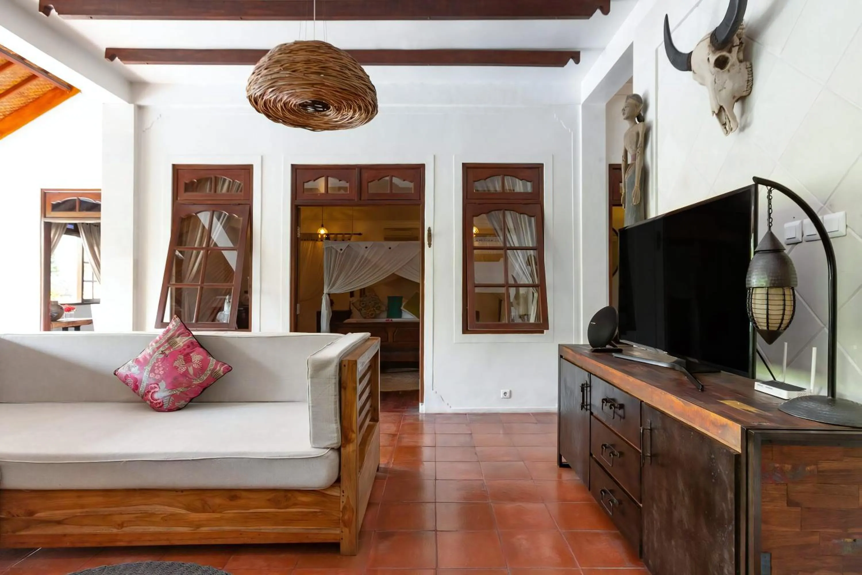 TV and multimedia in The Ocean Luxury Villas