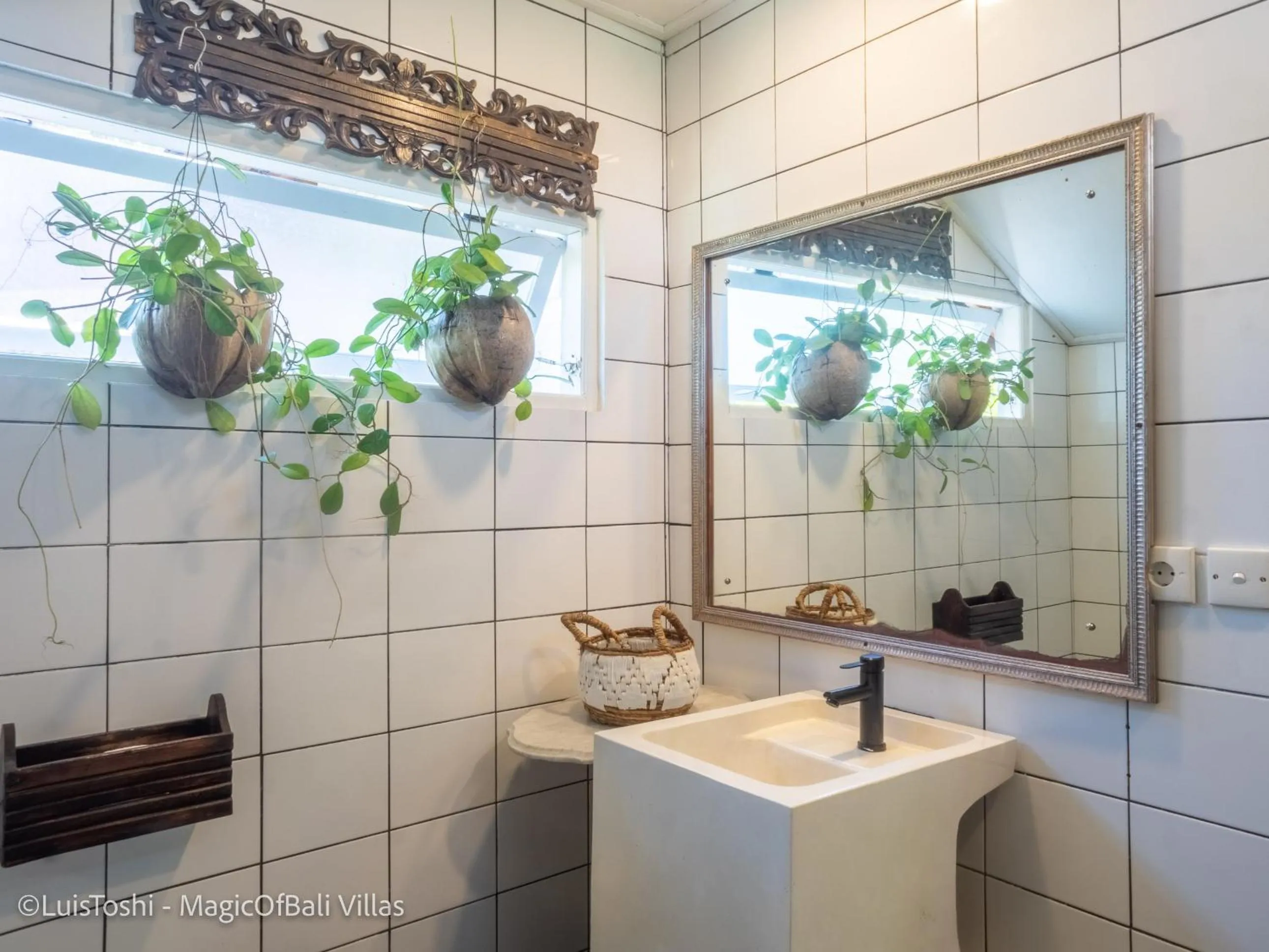 Bathroom in The Ocean Luxury Villas