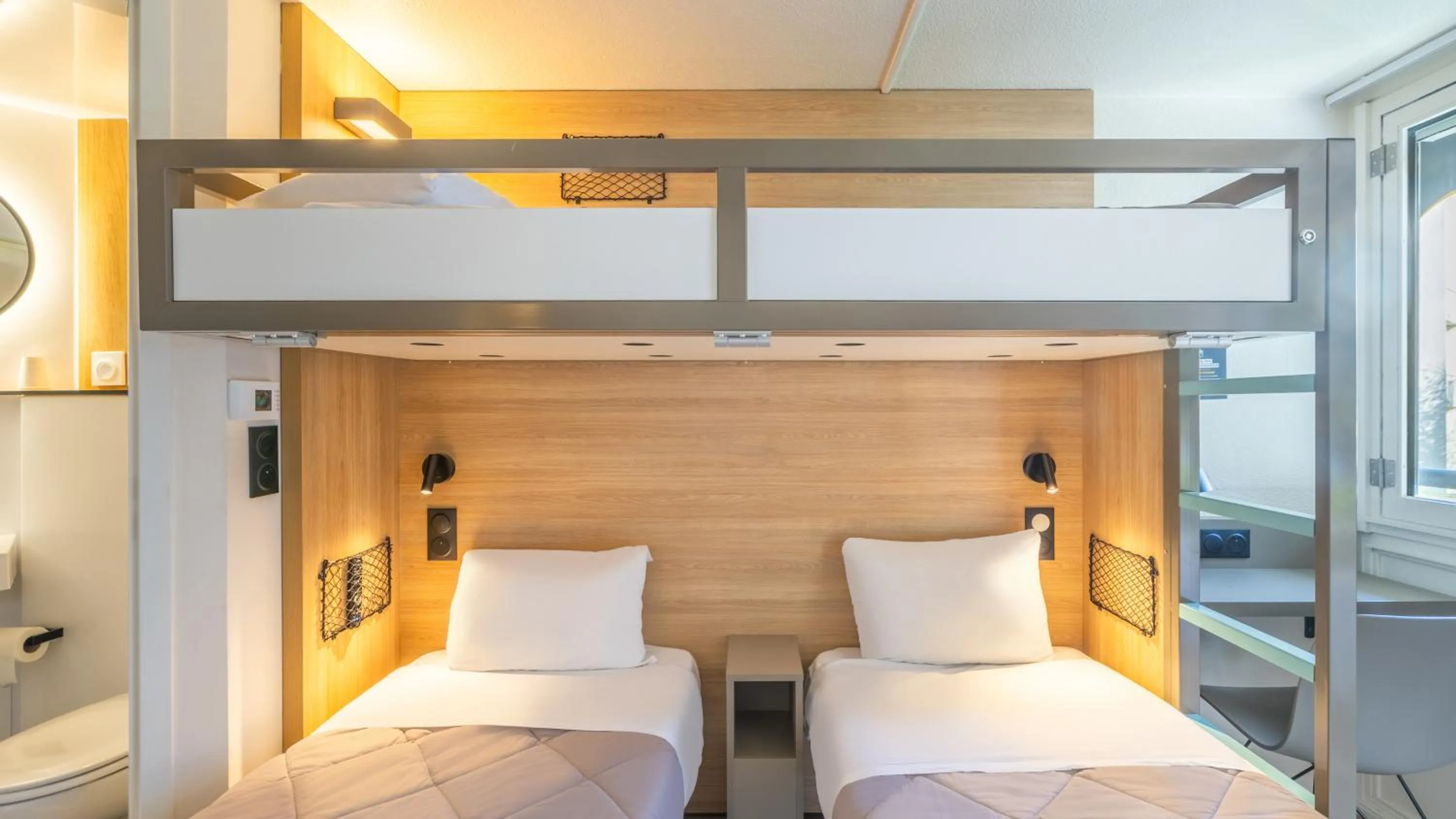 Bed in Premiere Classe Versailles - Saint Cyr L'ecole