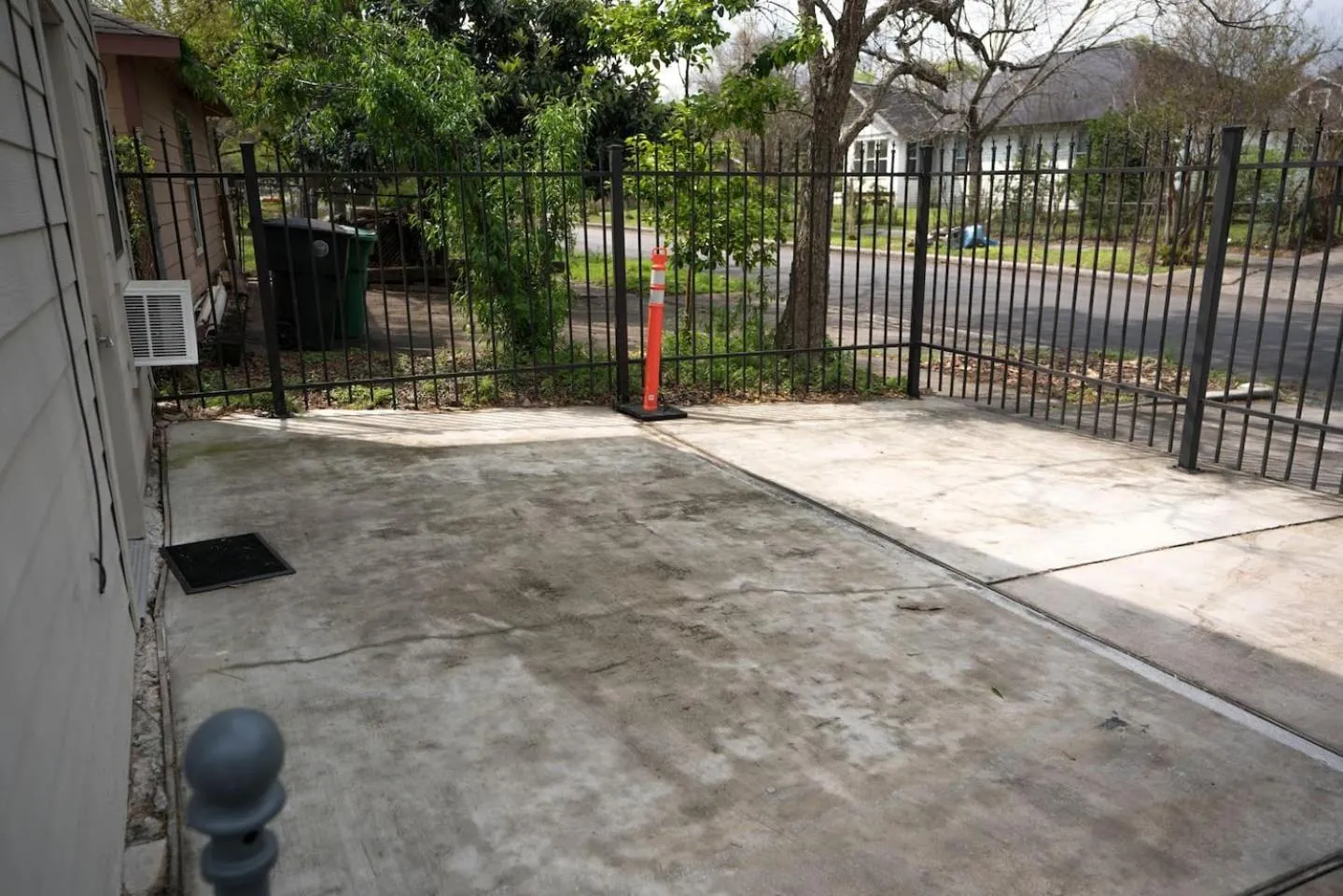 East Downtown Mico-luxe Container living pod #8