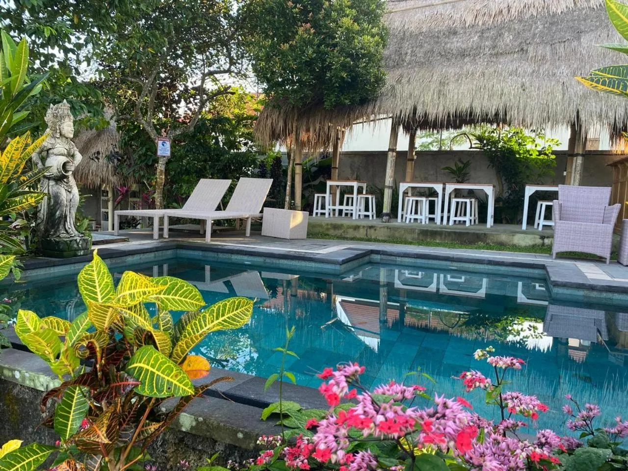 Swimming pool in Dukuh Village Villas & Art