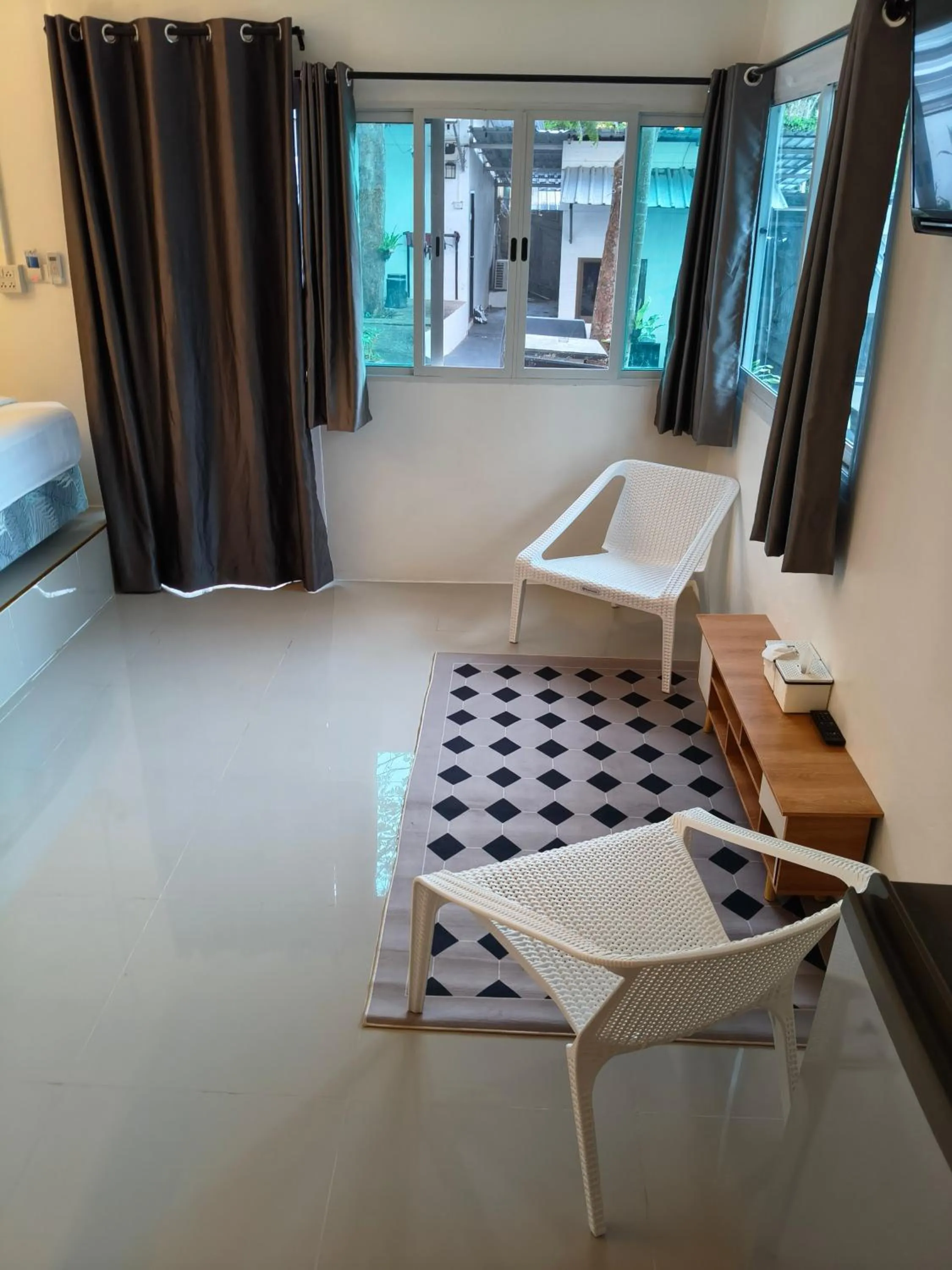 Photo of the whole room in Tuk Tuk Guesthouse