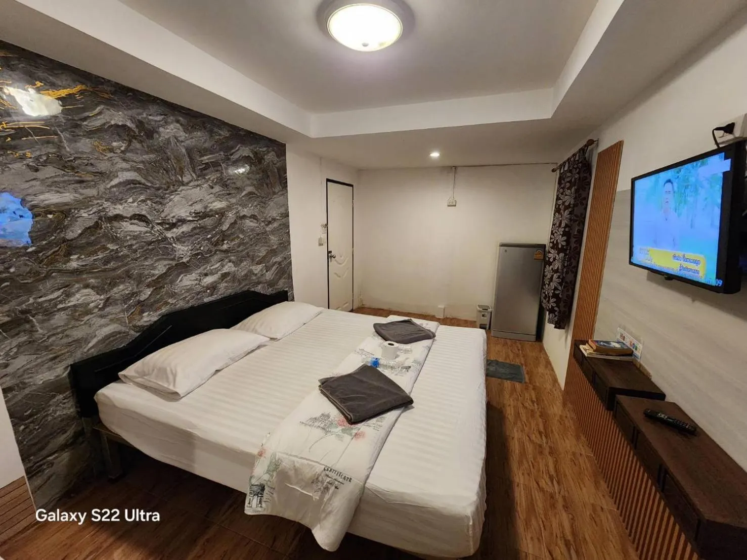 Bed in Tuk Tuk Guesthouse