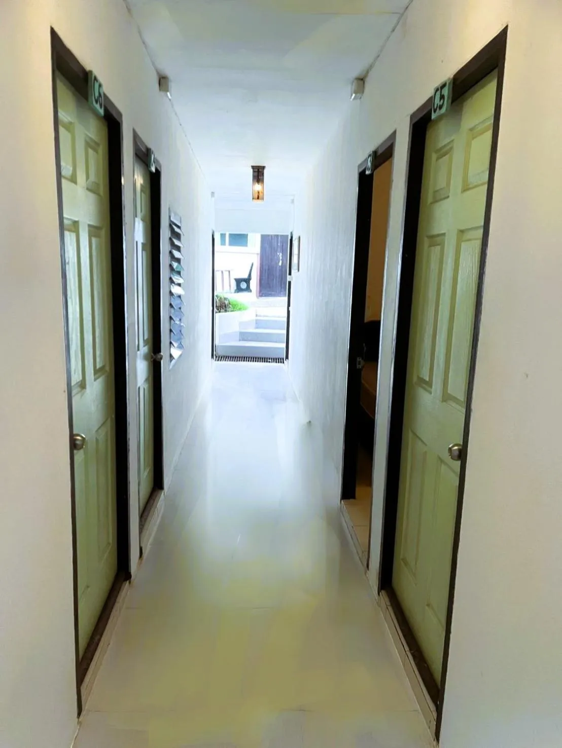 Property building in Tuk Tuk Guesthouse