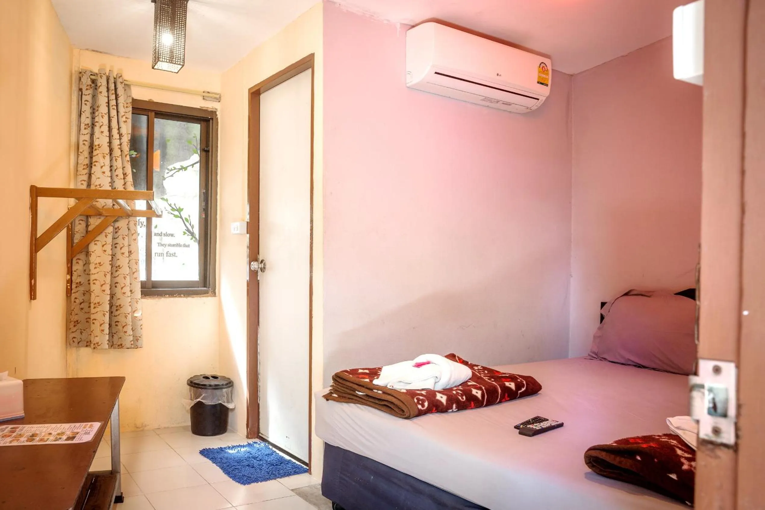 Bedroom, Bed in Tuk Tuk Guesthouse