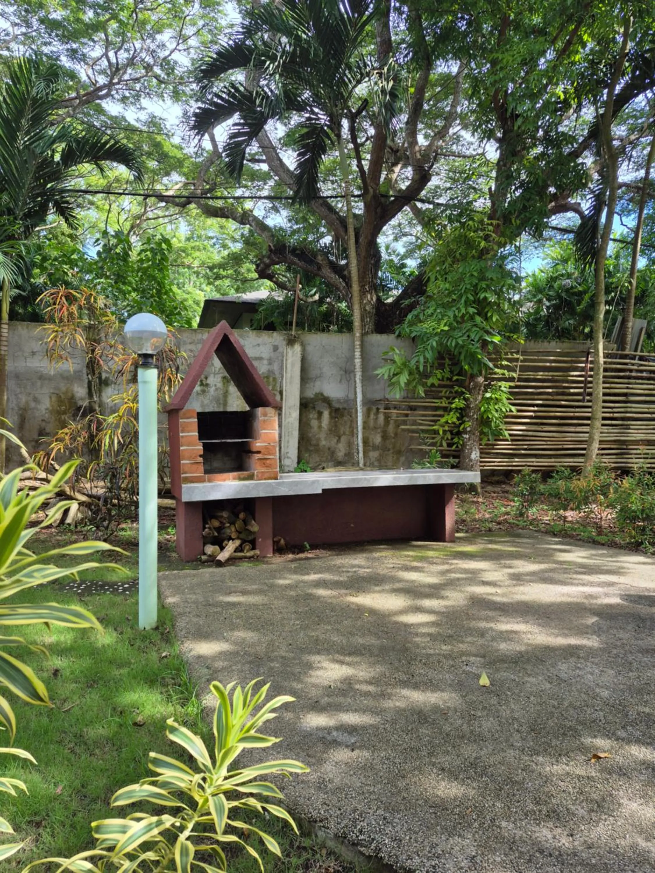 BBQ facilities in ALONALAND RESORT