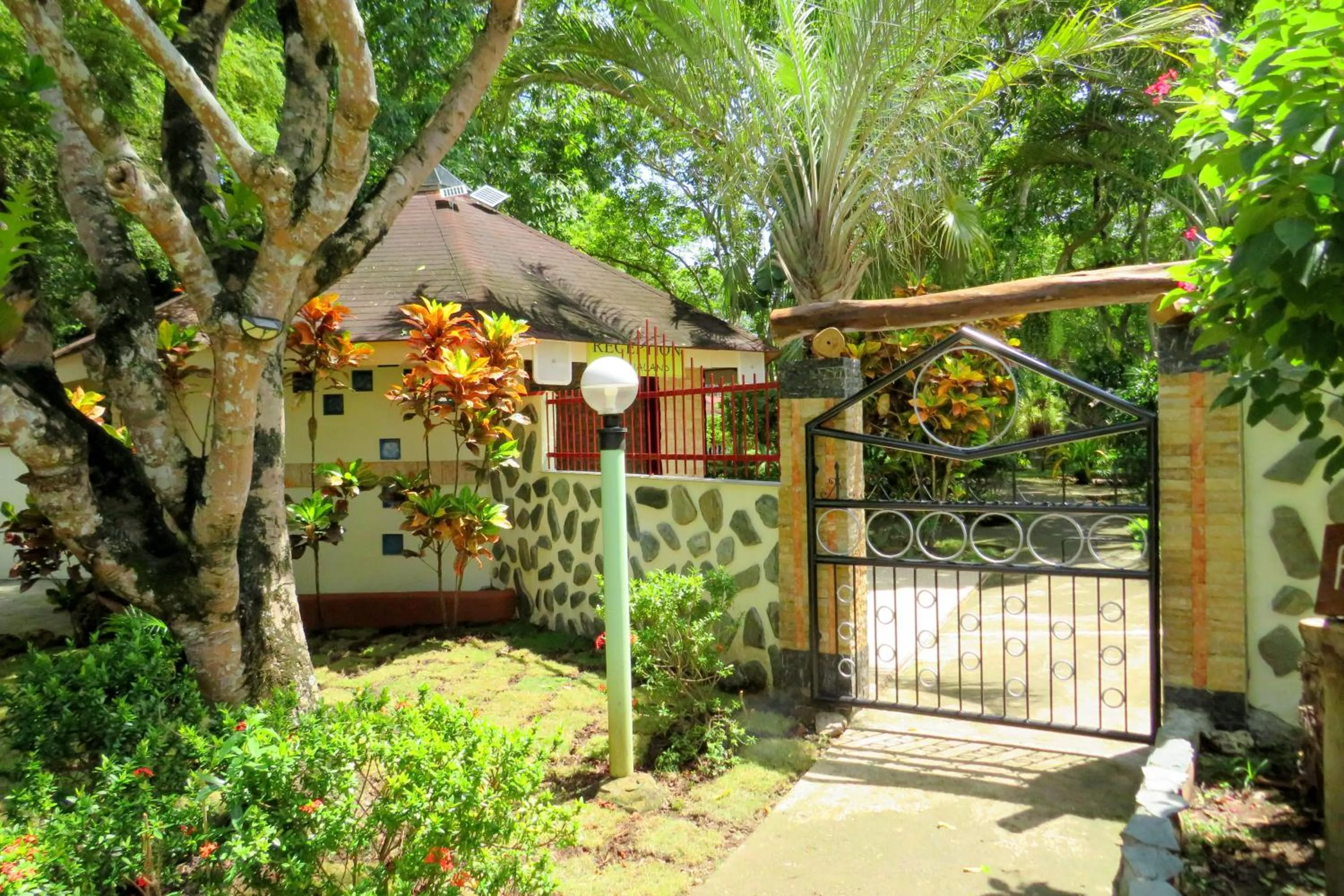 Property building in ALONALAND RESORT