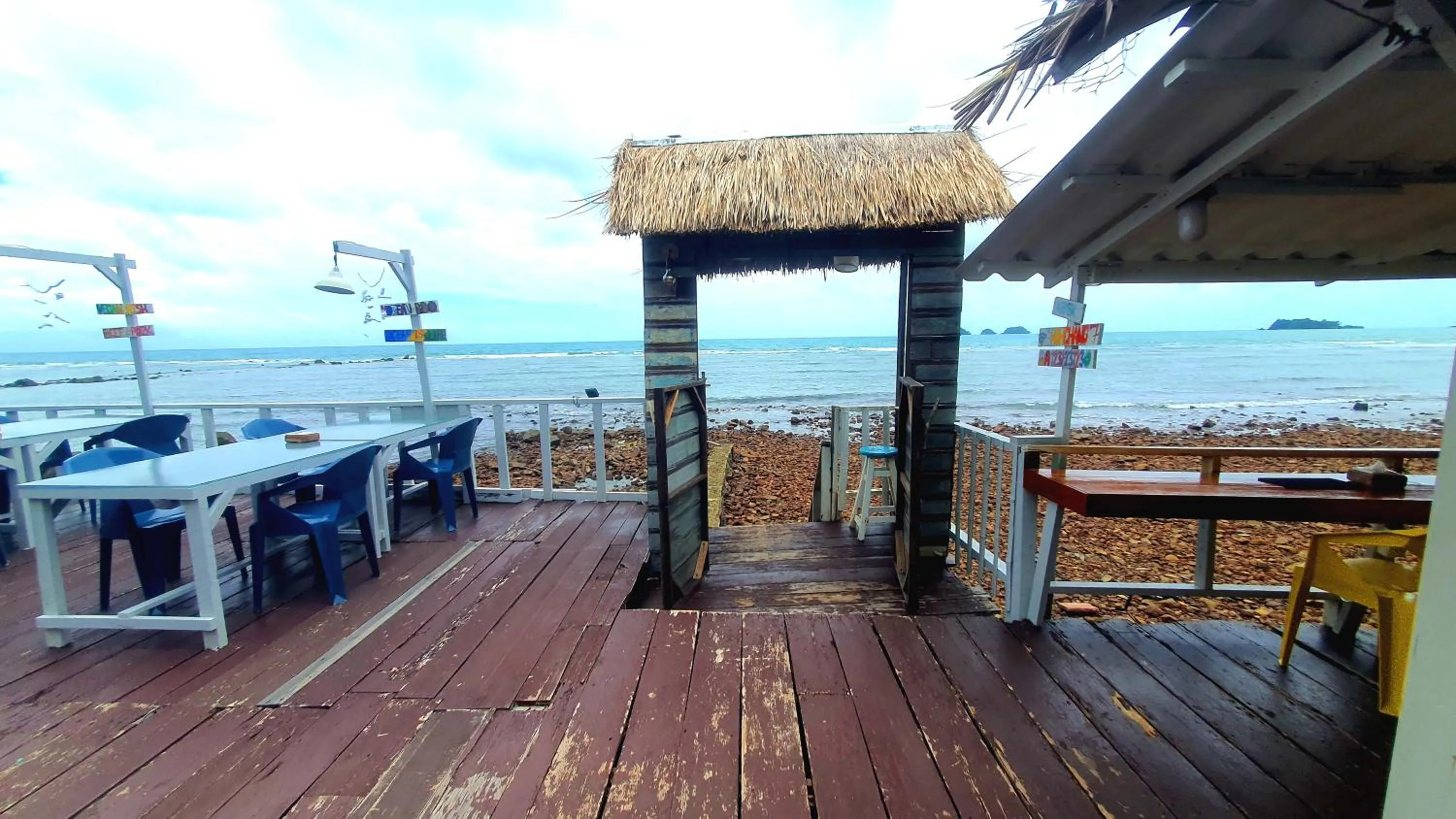 Restaurant/places to eat in Kohchang 7 seaview bungalow