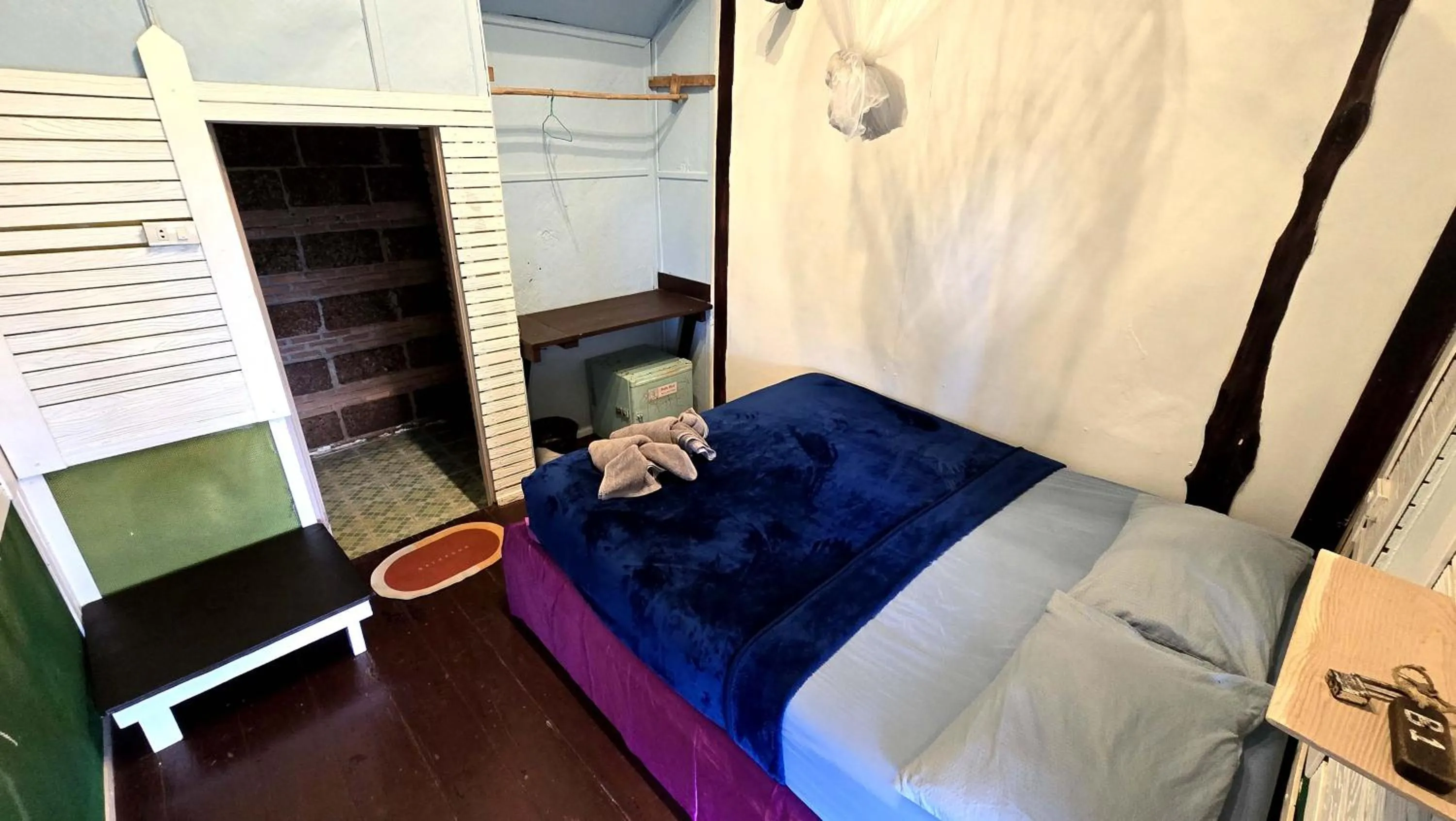 Bed in Kohchang 7 seaview bungalow