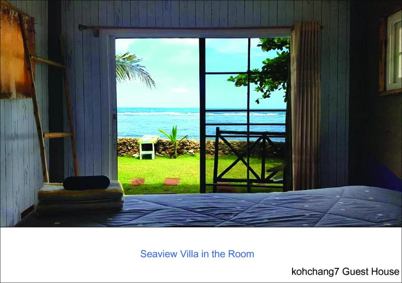 Bed in Kohchang 7 seaview bungalow