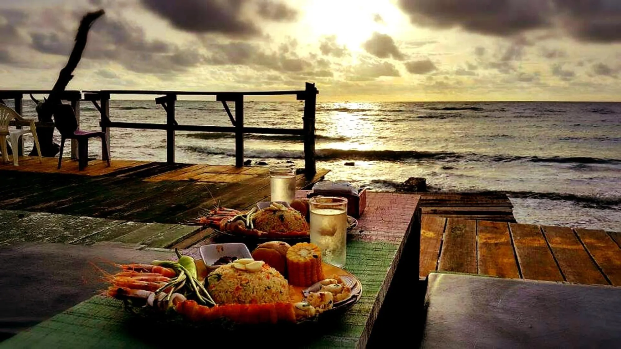 Drinks in Kohchang 7 seaview bungalow