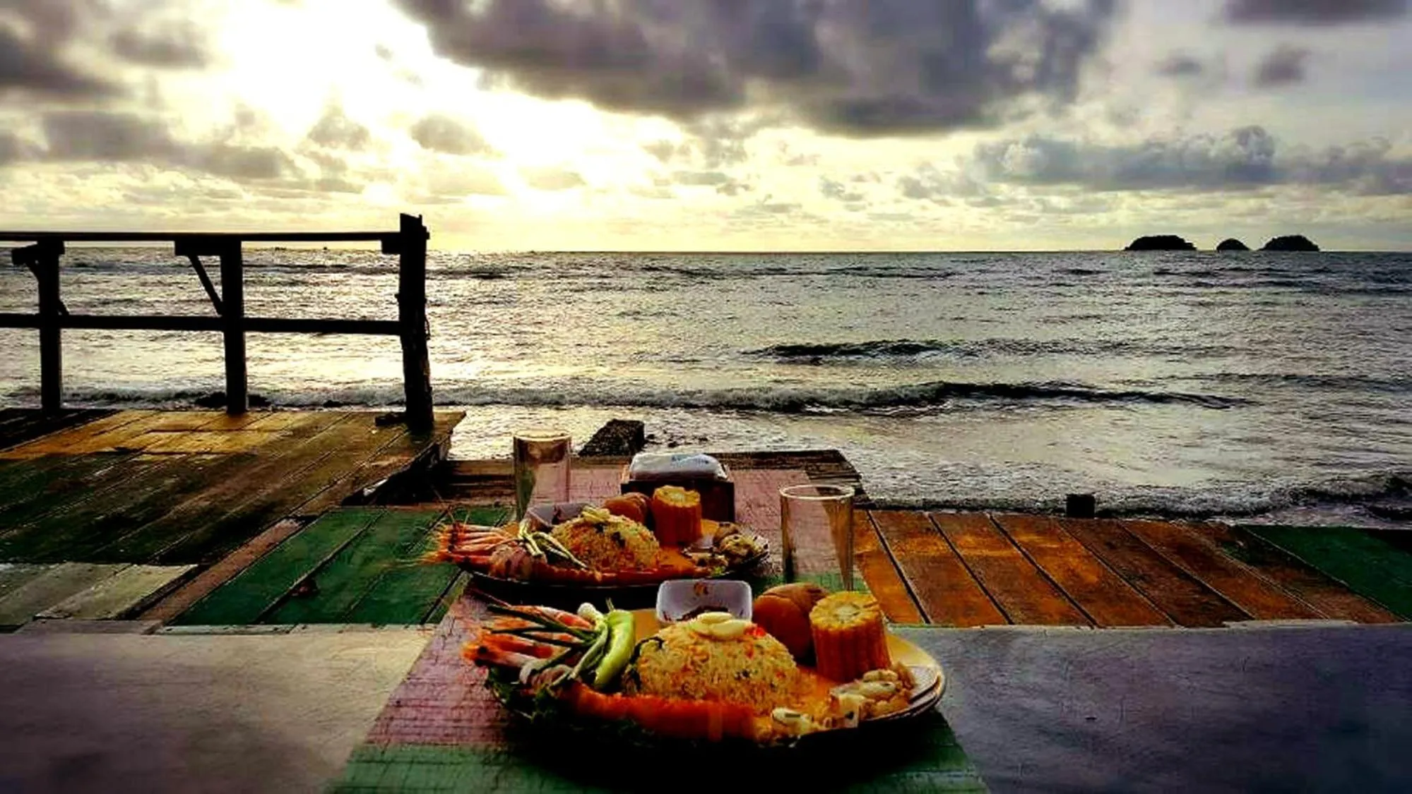 Restaurant/places to eat in Kohchang 7 seaview bungalow