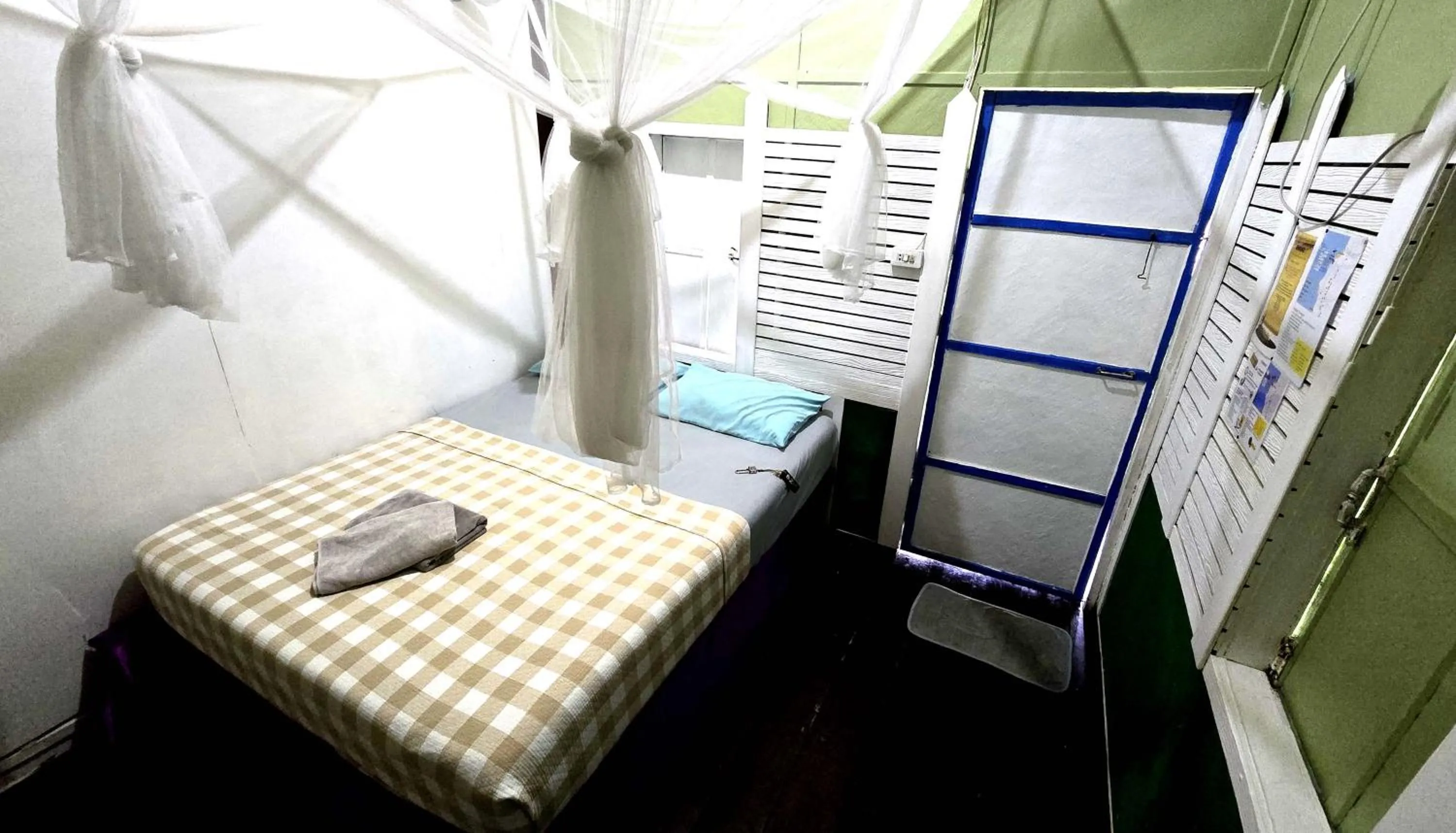 Bed in Kohchang 7 seaview bungalow