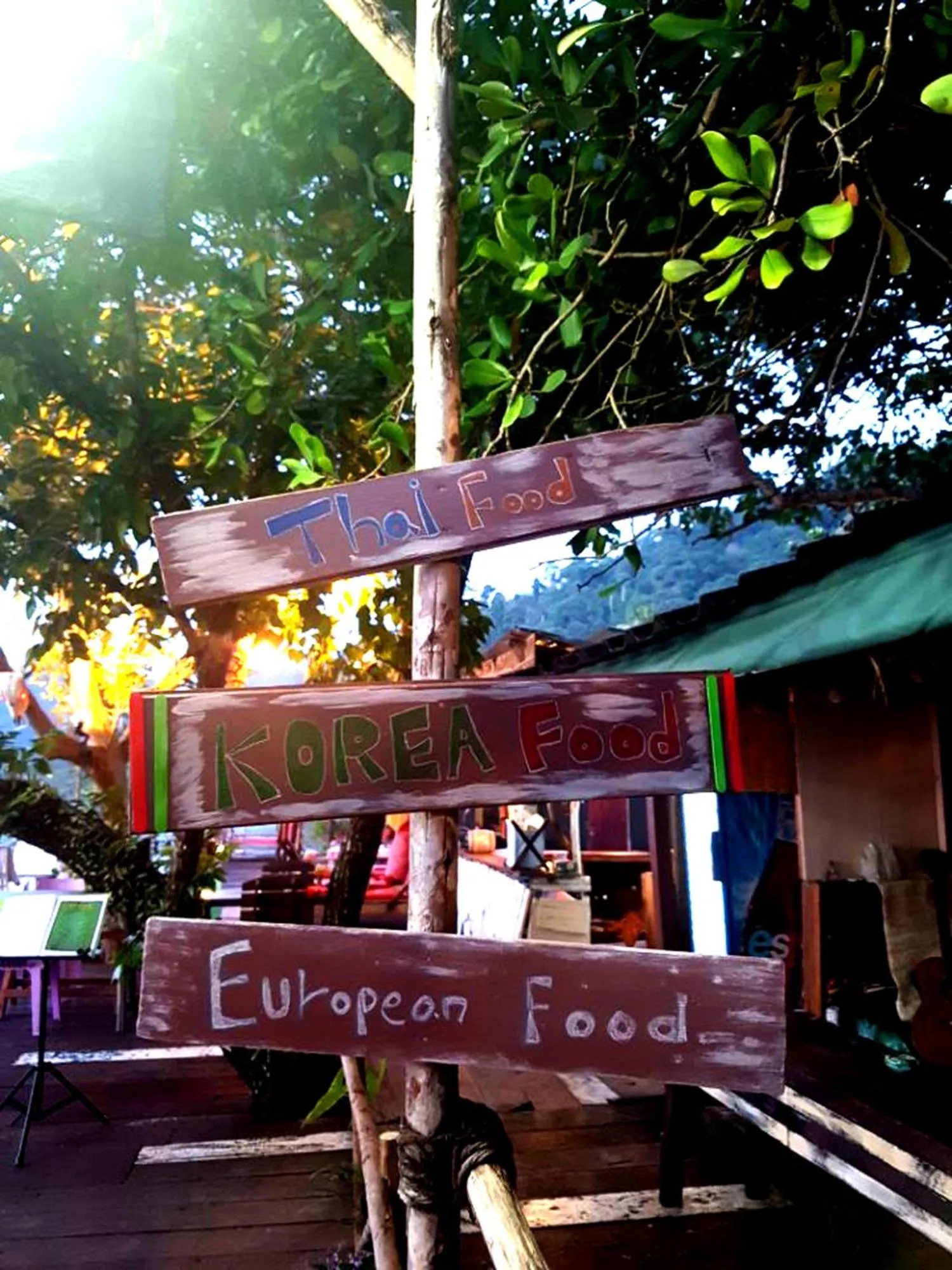 Restaurant/places to eat in Kohchang 7 seaview bungalow