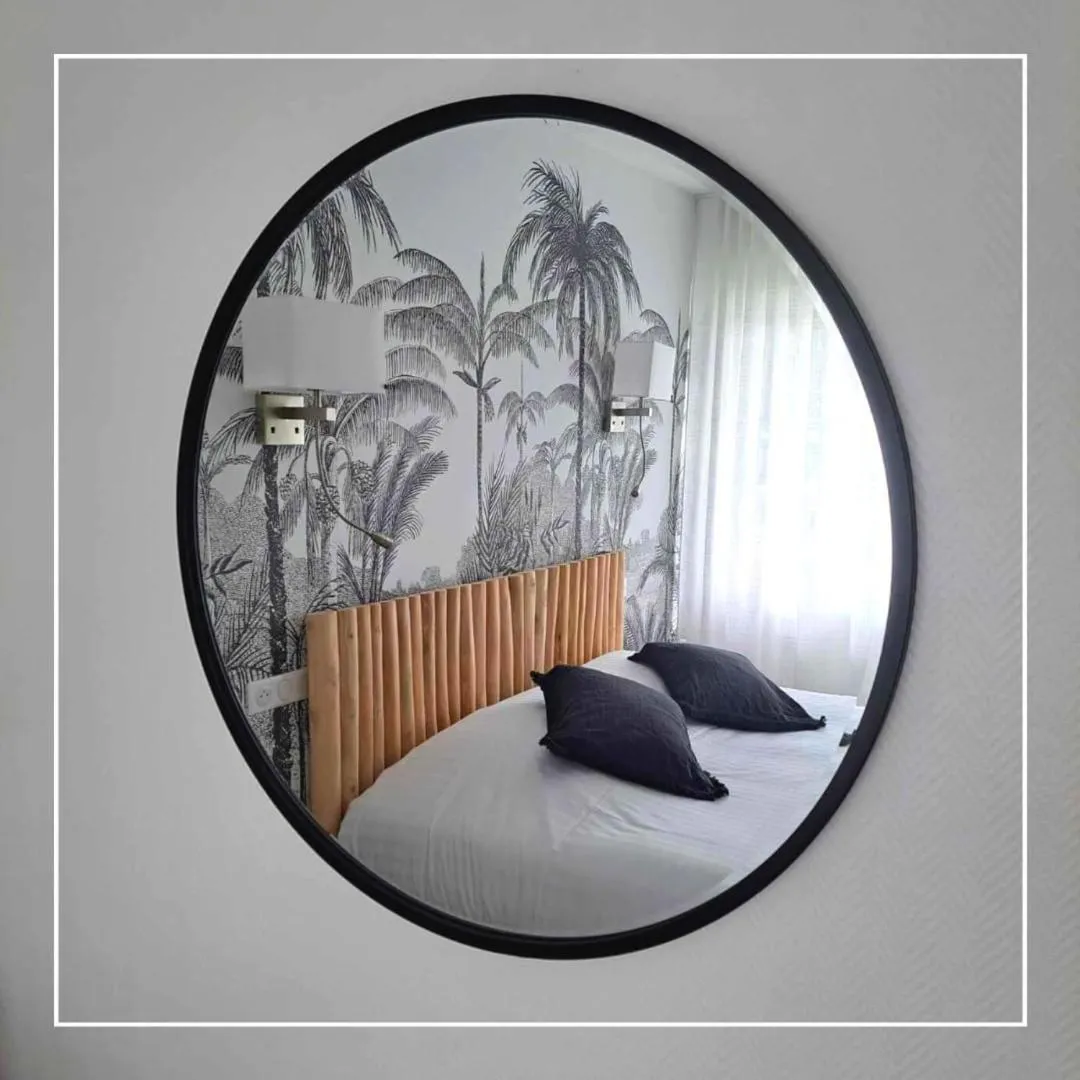 Bedroom in Le Regina Hôtel restaurant