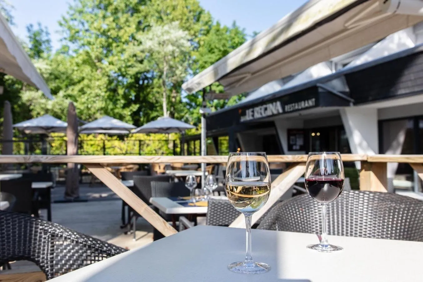 Patio in Le Regina Hôtel restaurant