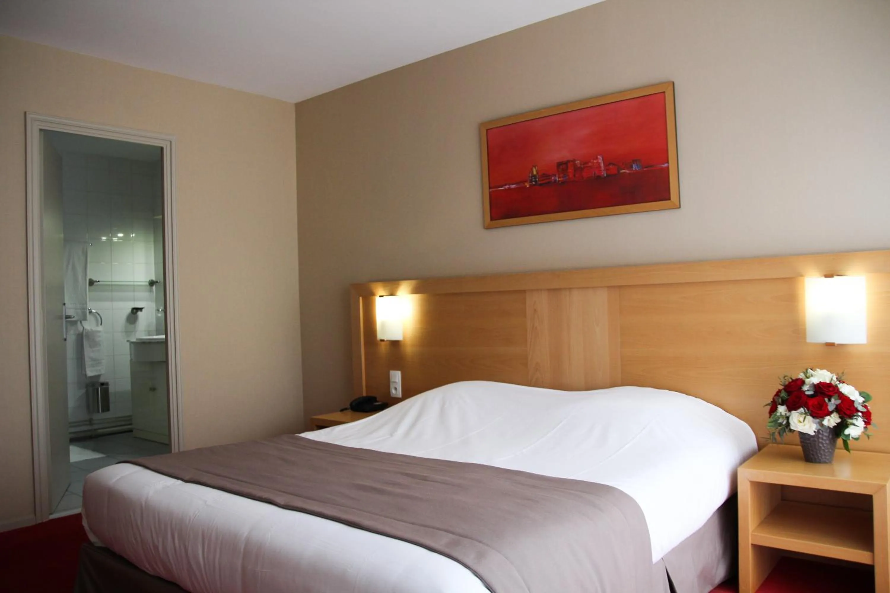 Bed in Le Regina Hôtel restaurant