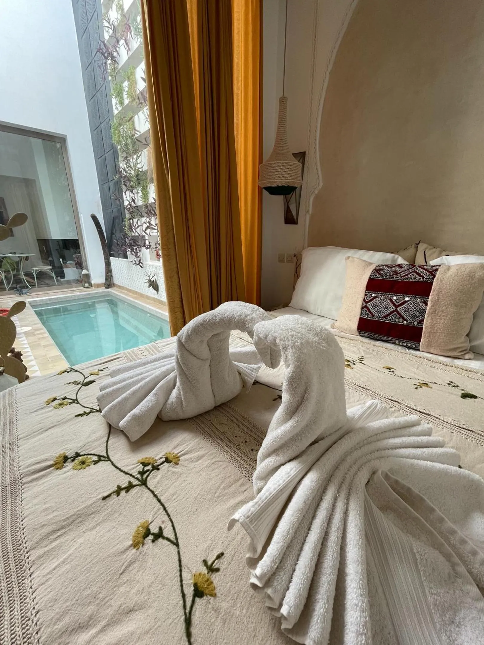 Restaurant/places to eat, Bed in Riad Lumière