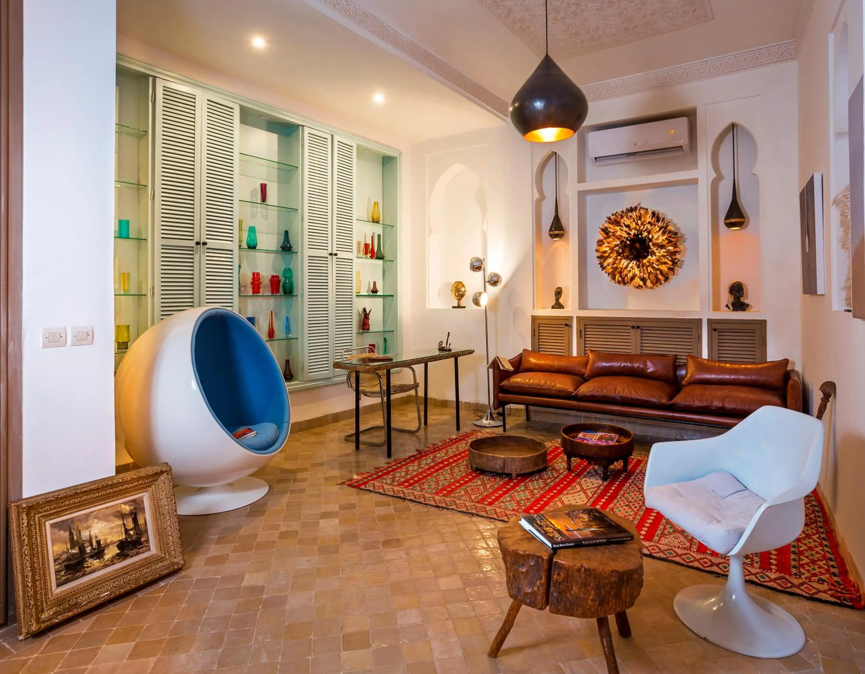 Communal lounge/ TV room in Riad Lumière