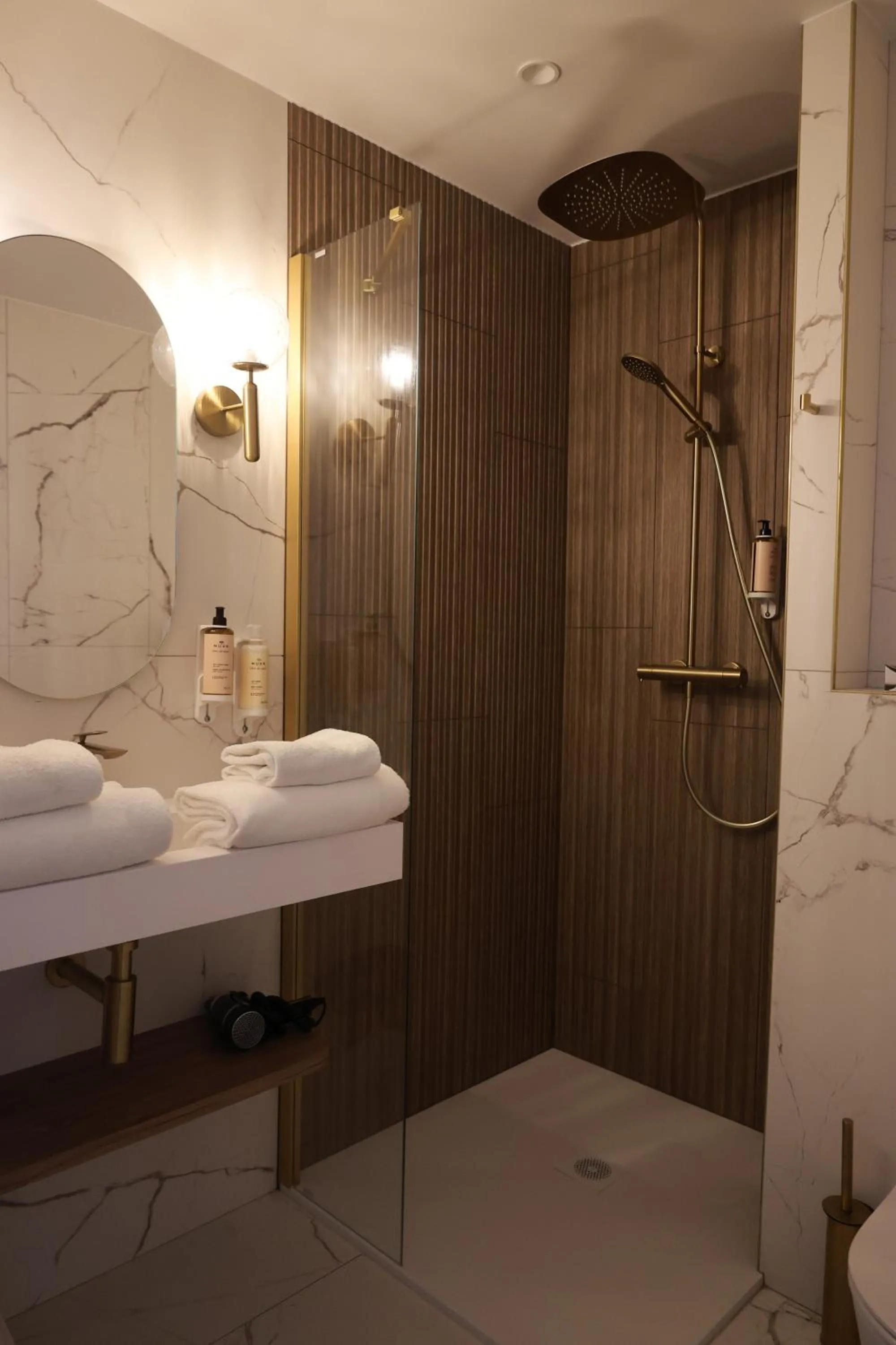 Bathroom in Les Sables Blancs