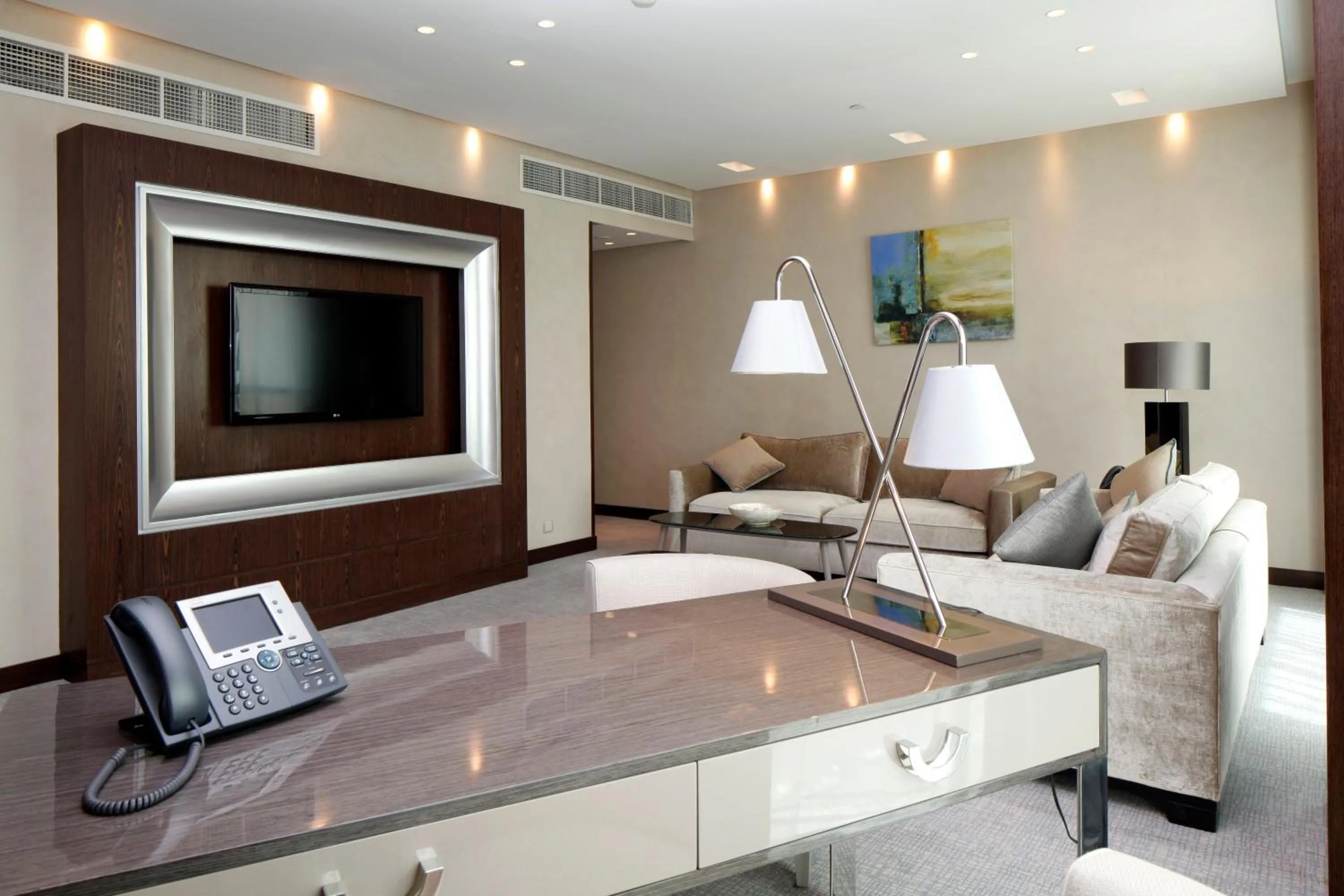 Photo of the whole room, Seating Area in Holiday Inn Meydan, an IHG Hotel