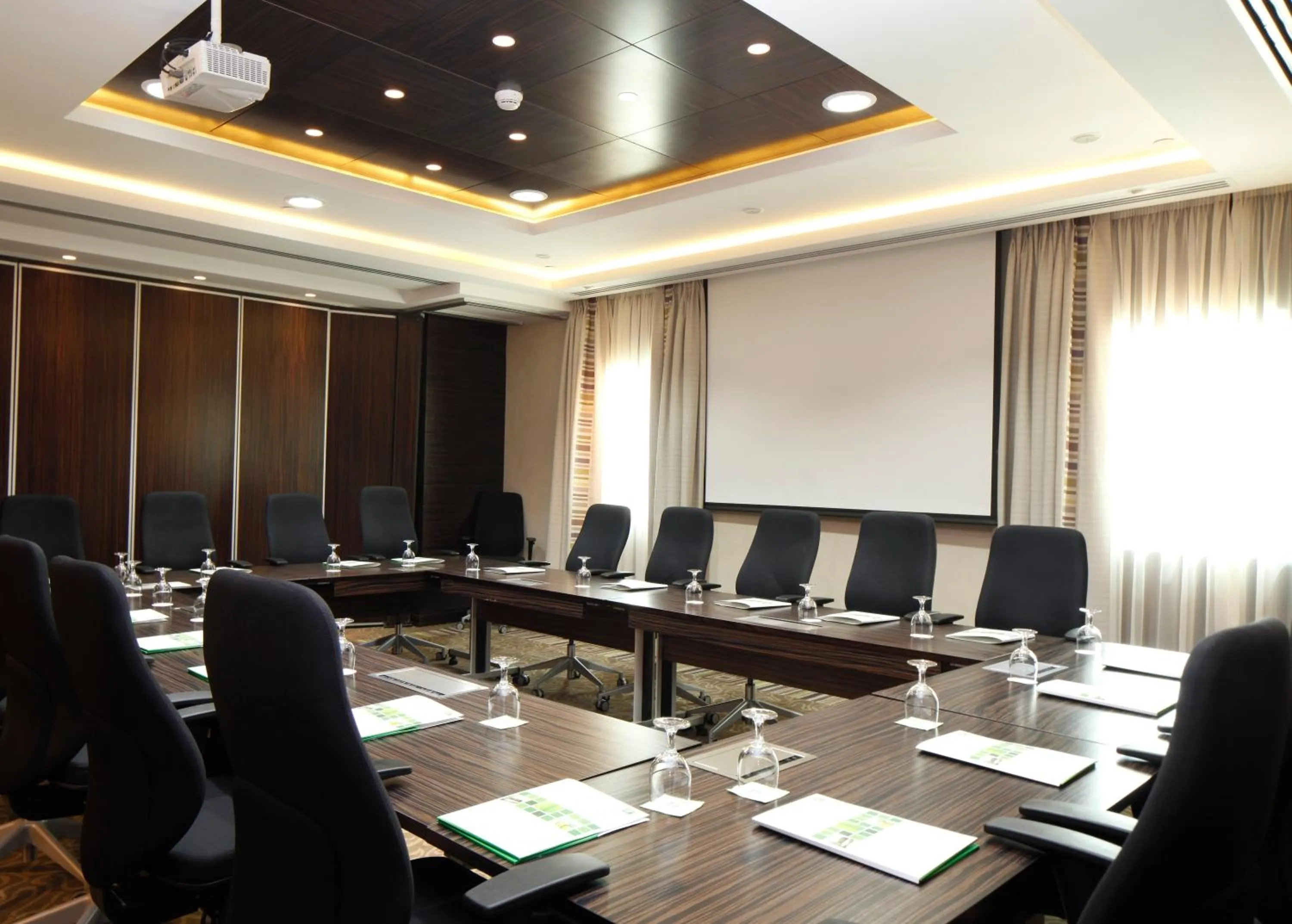 Meeting/conference room in Holiday Inn Meydan, an IHG Hotel