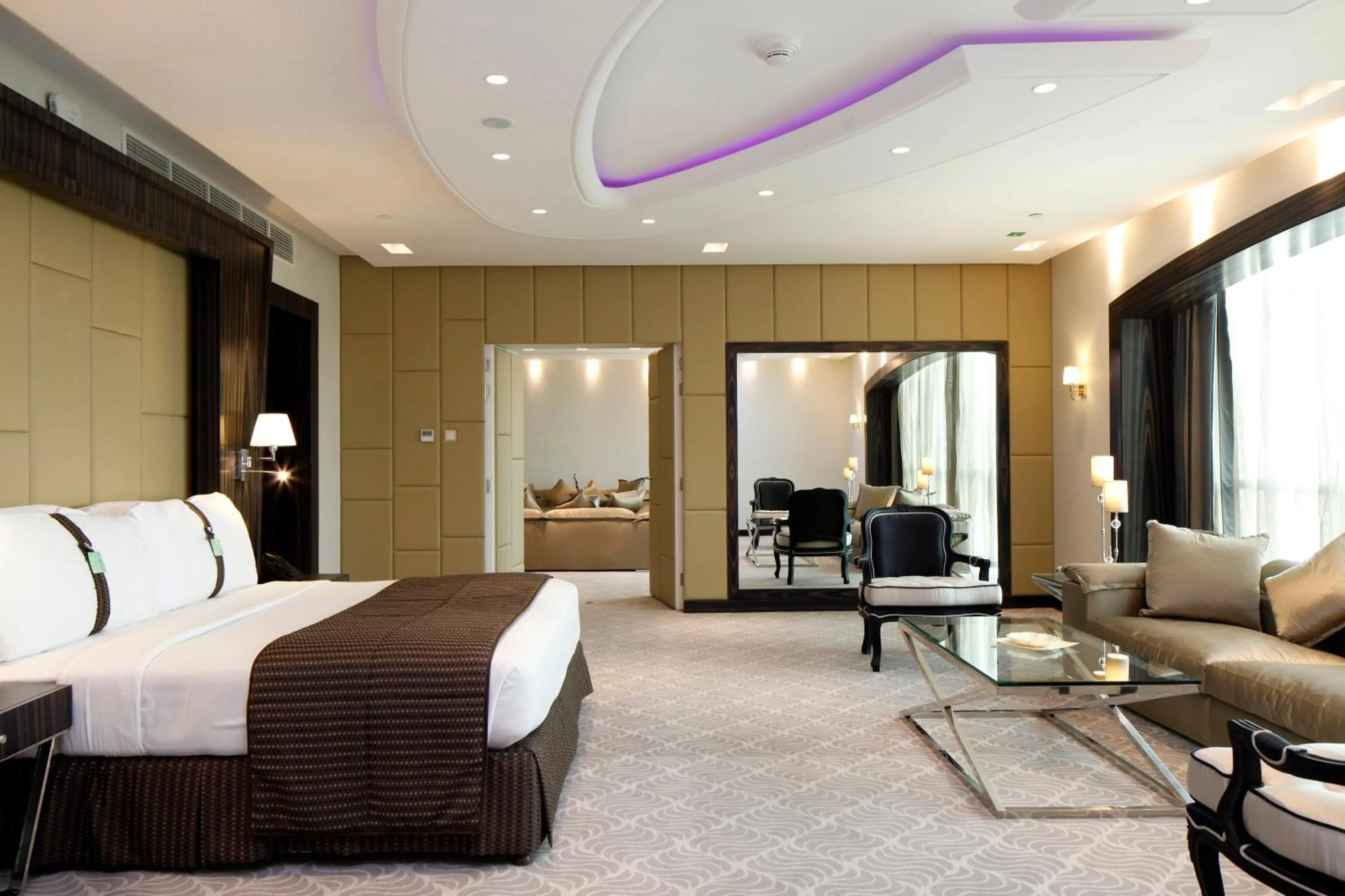 Photo of the whole room, Bed in Holiday Inn Meydan, an IHG Hotel