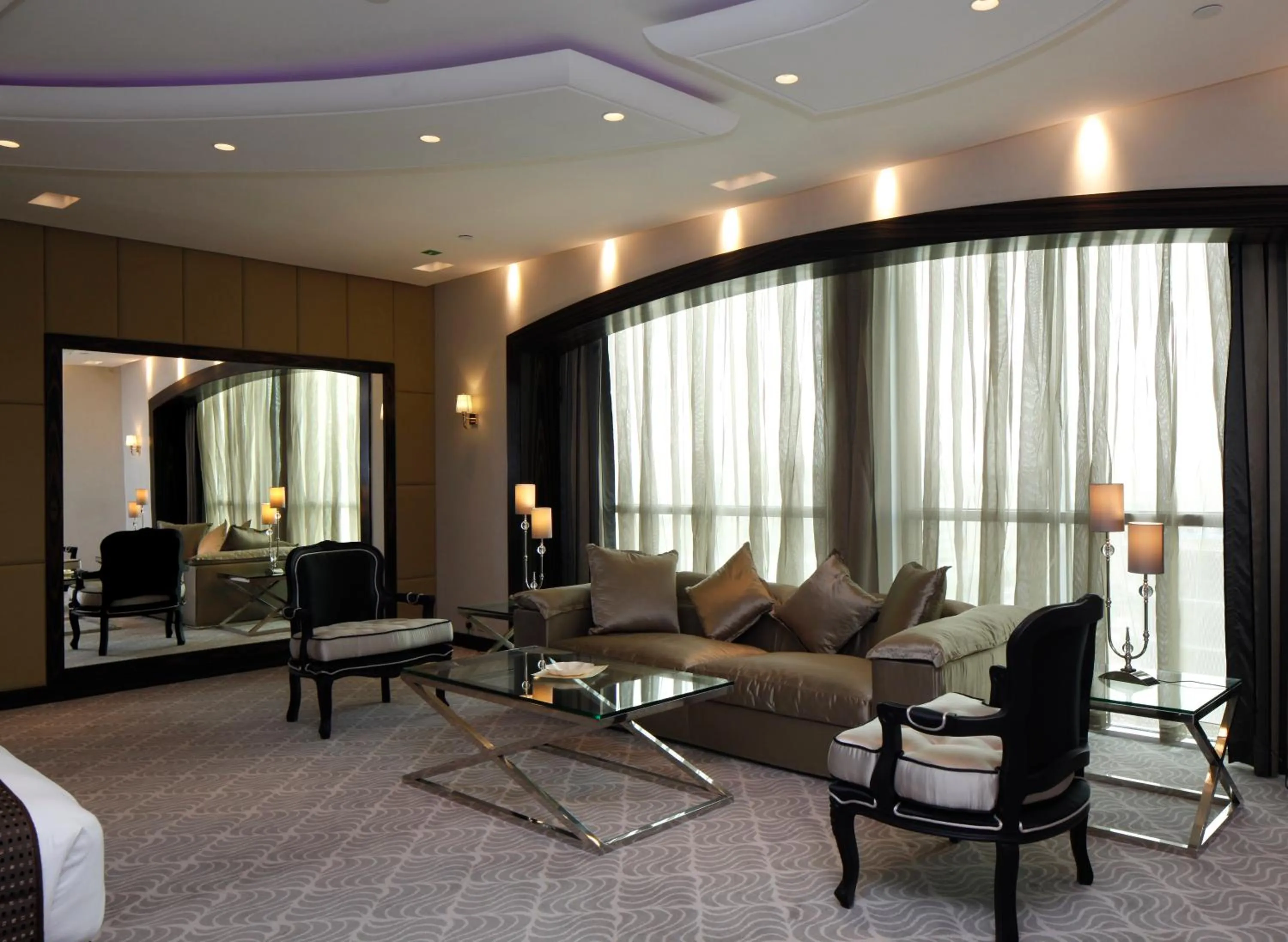 Photo of the whole room, Seating Area in Holiday Inn Meydan, an IHG Hotel