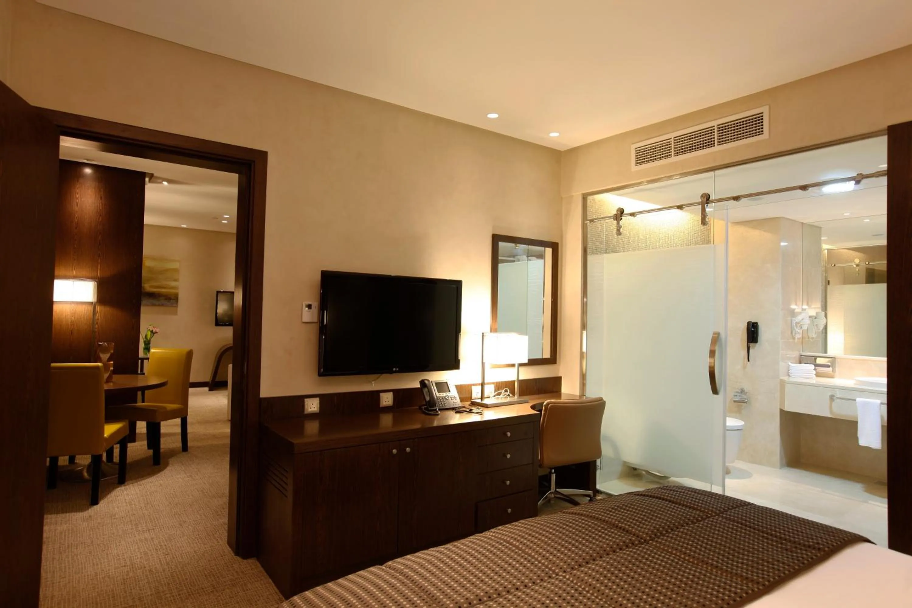 Photo of the whole room, Bed in Holiday Inn Meydan, an IHG Hotel