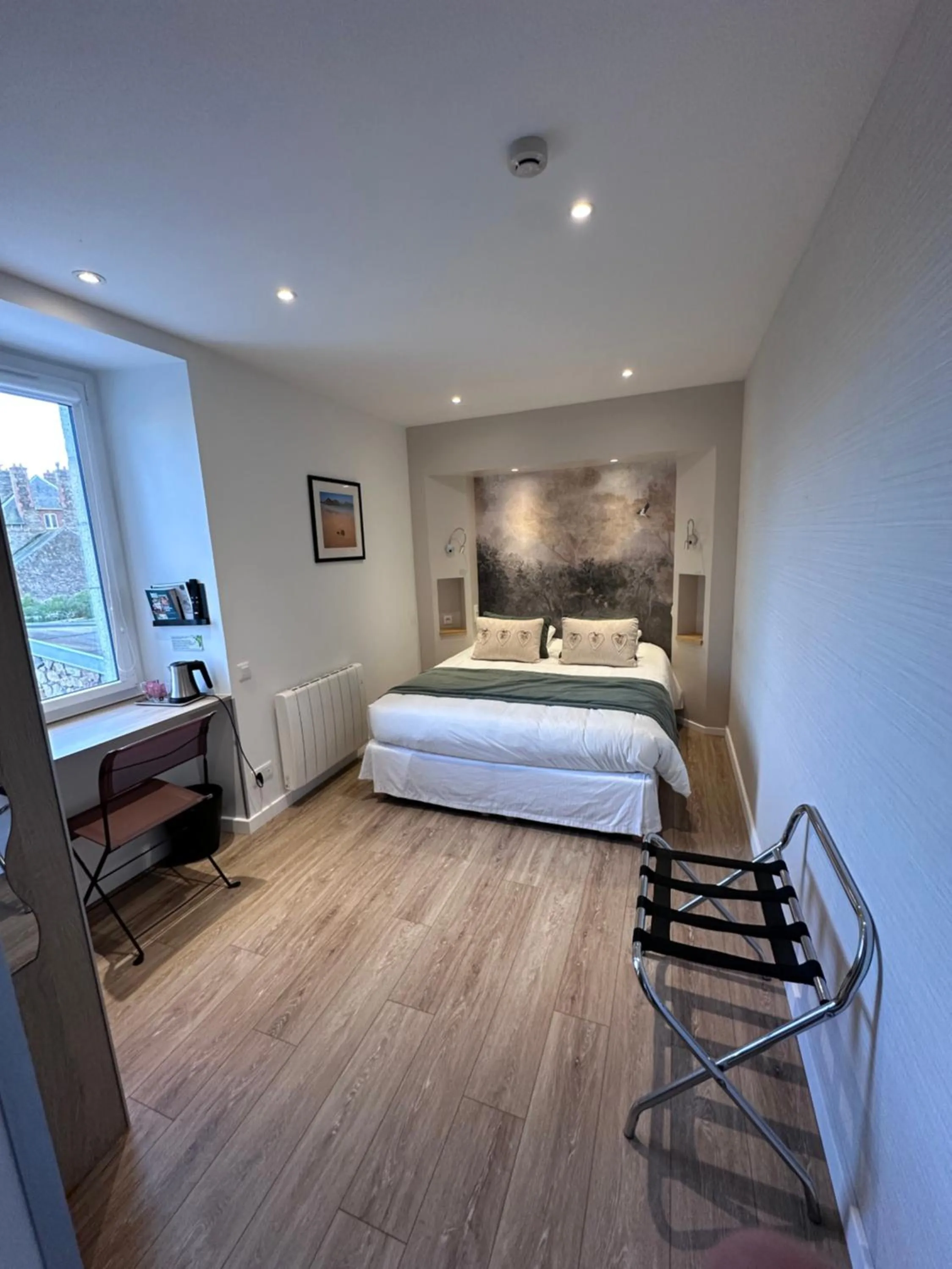 Photo of the whole room, Bed in Hôtel Les Agapanthes-Logis Hôtel