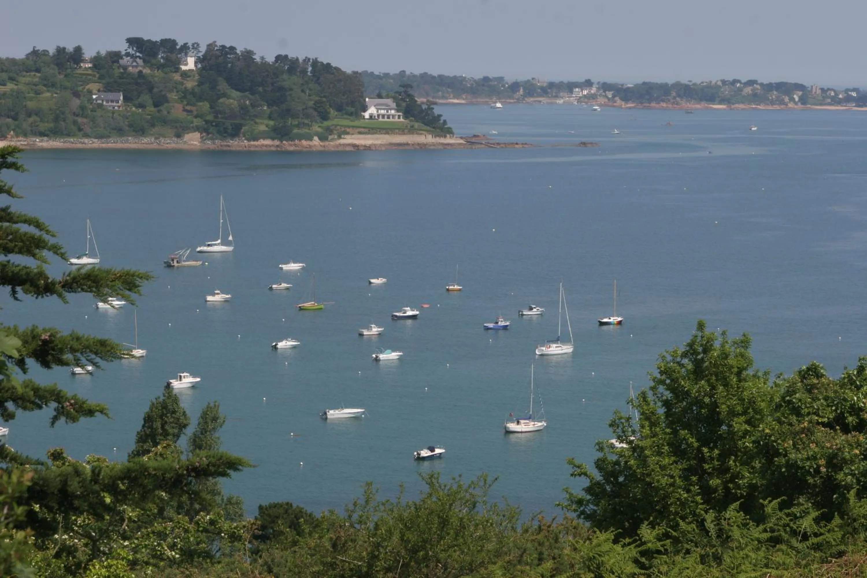 Natural landscape in Hôtel Les Agapanthes-Logis Hôtel