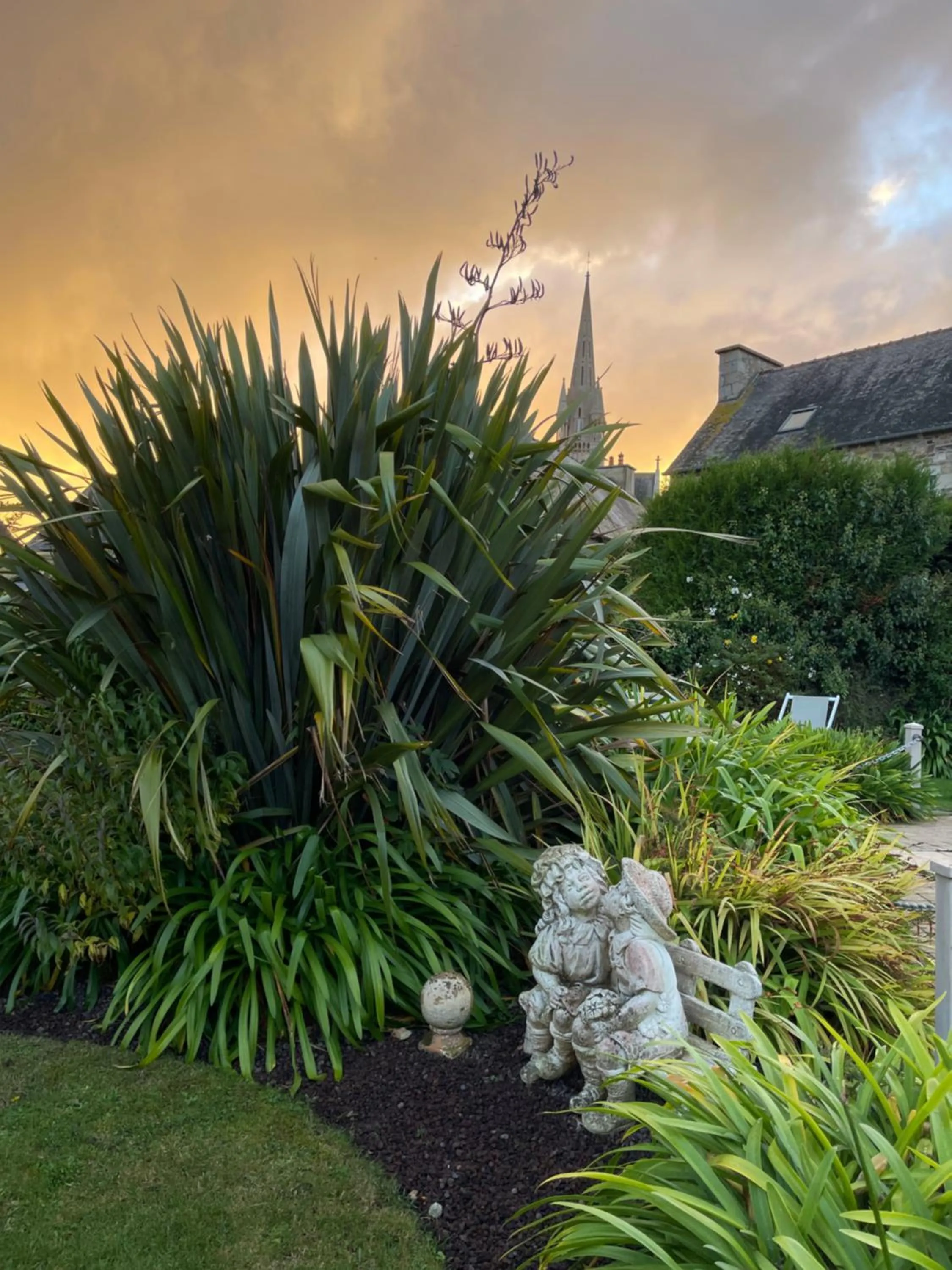 Property building in Hôtel Les Agapanthes-Logis Hôtel