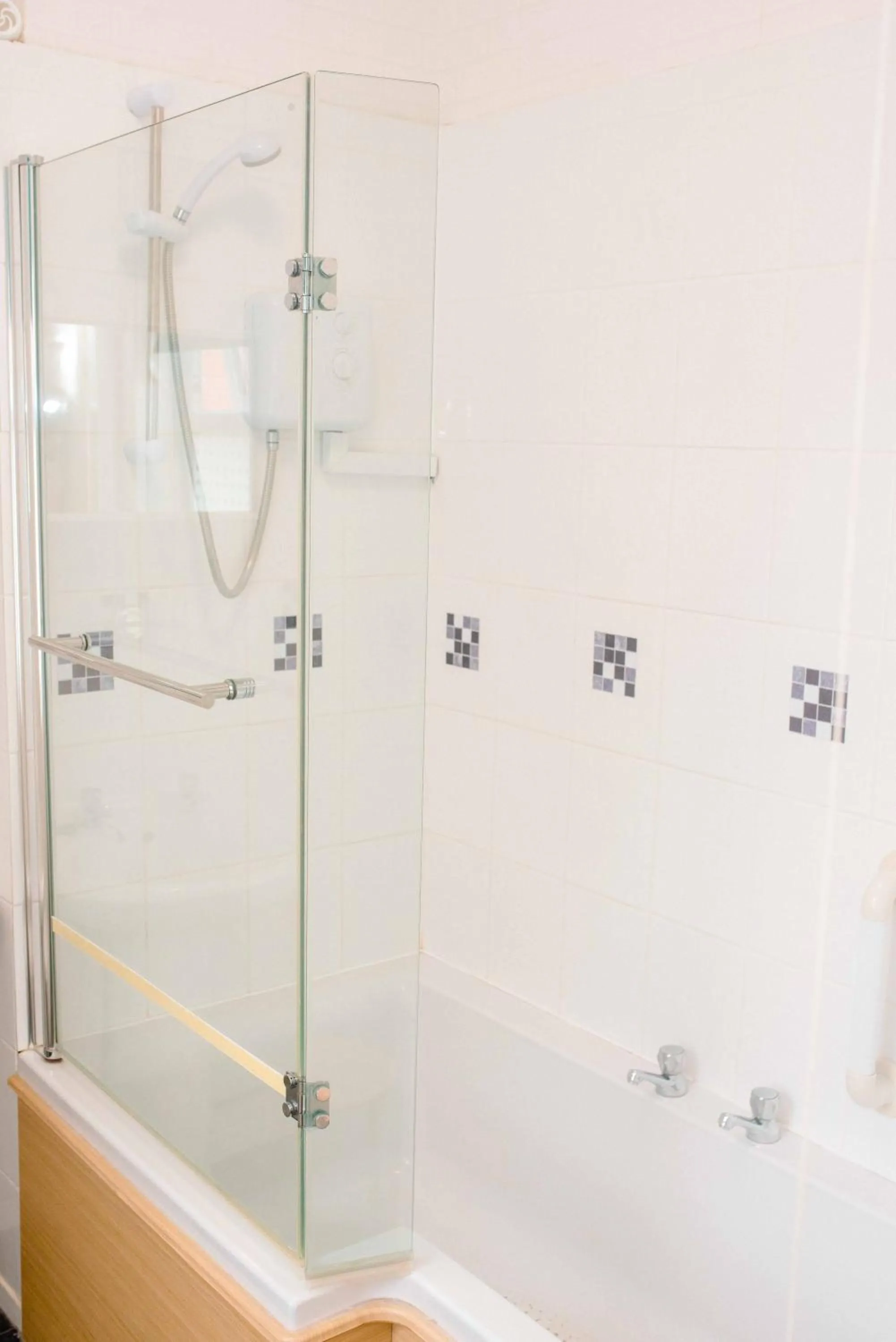 Shower in THE CHADWICK