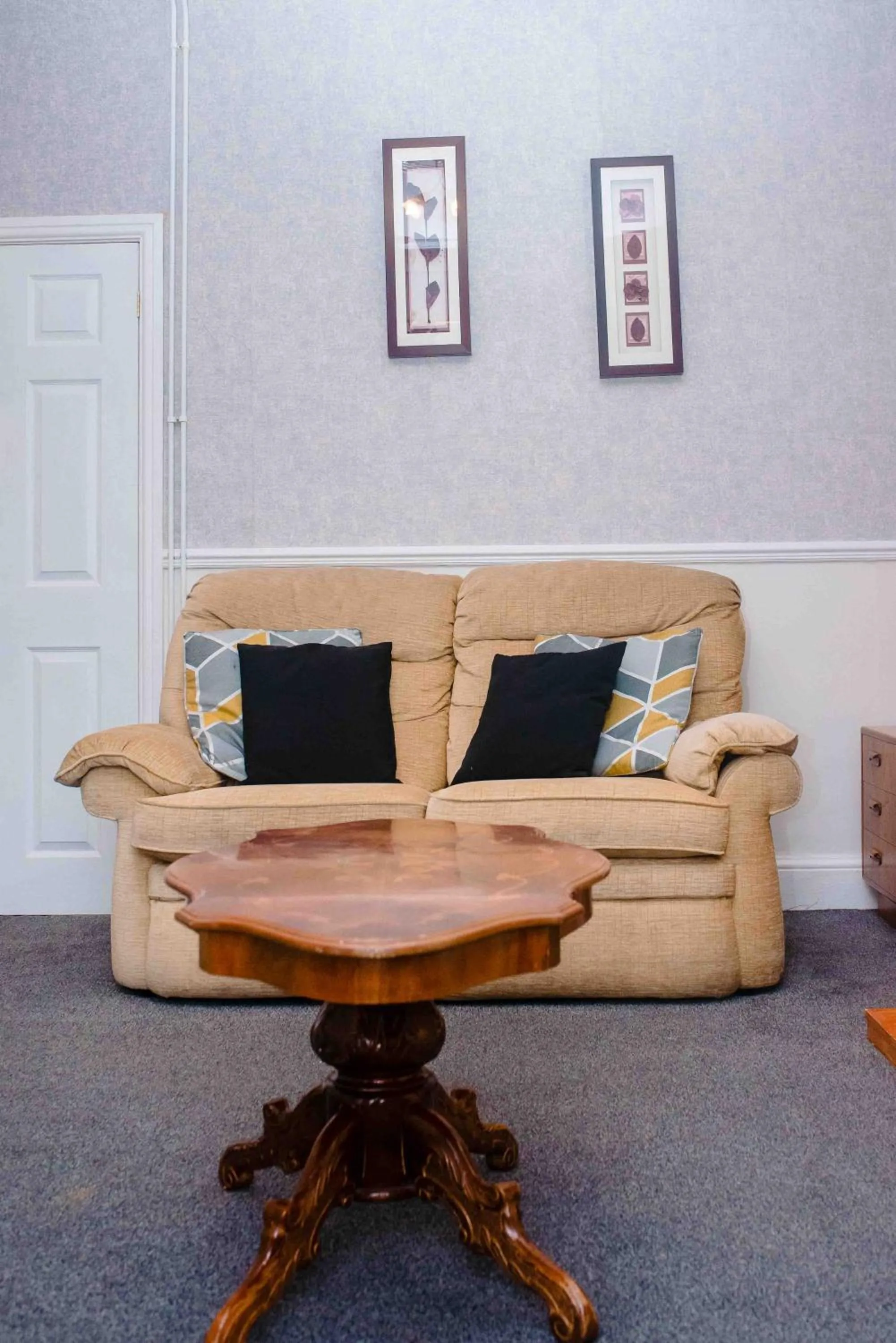 Seating area in THE CHADWICK