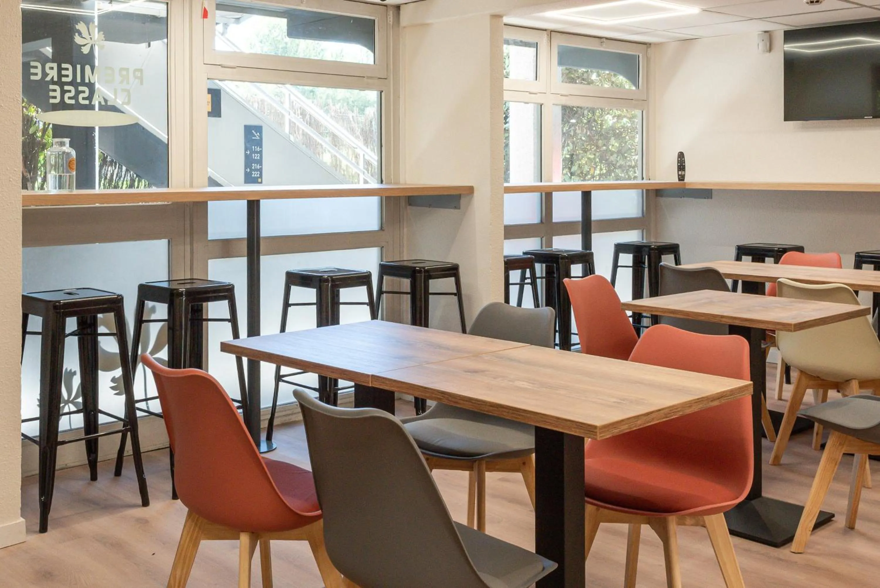 TV and multimedia in Premiere Classe Toulon La Seyne-sur-Mer