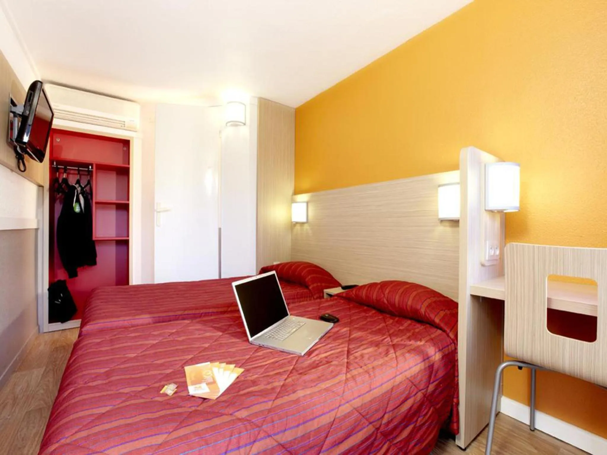 Twin Room in Premiere Classe Toulon La Seyne-sur-Mer