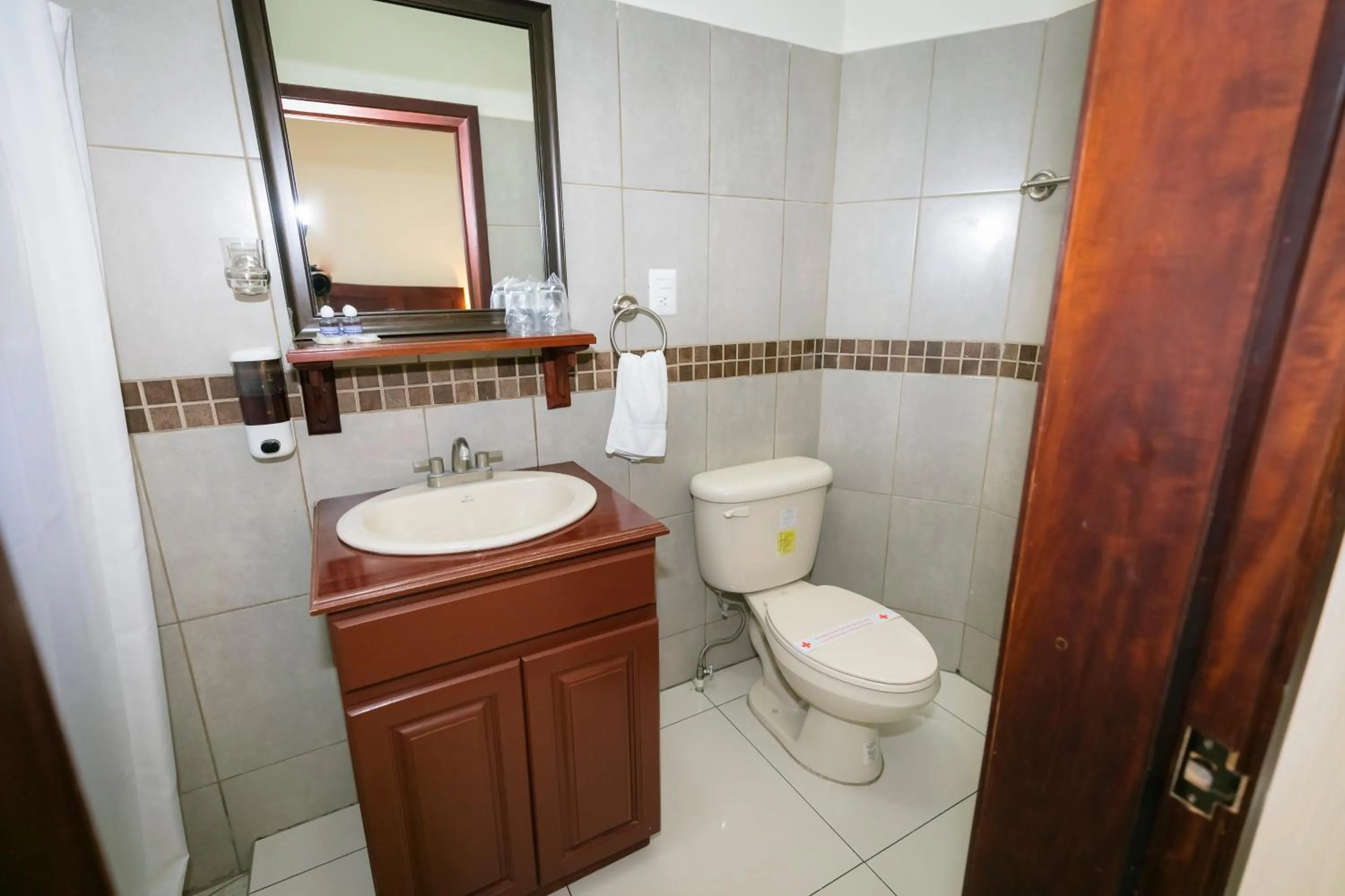 Hotel Mediterraneo Inn