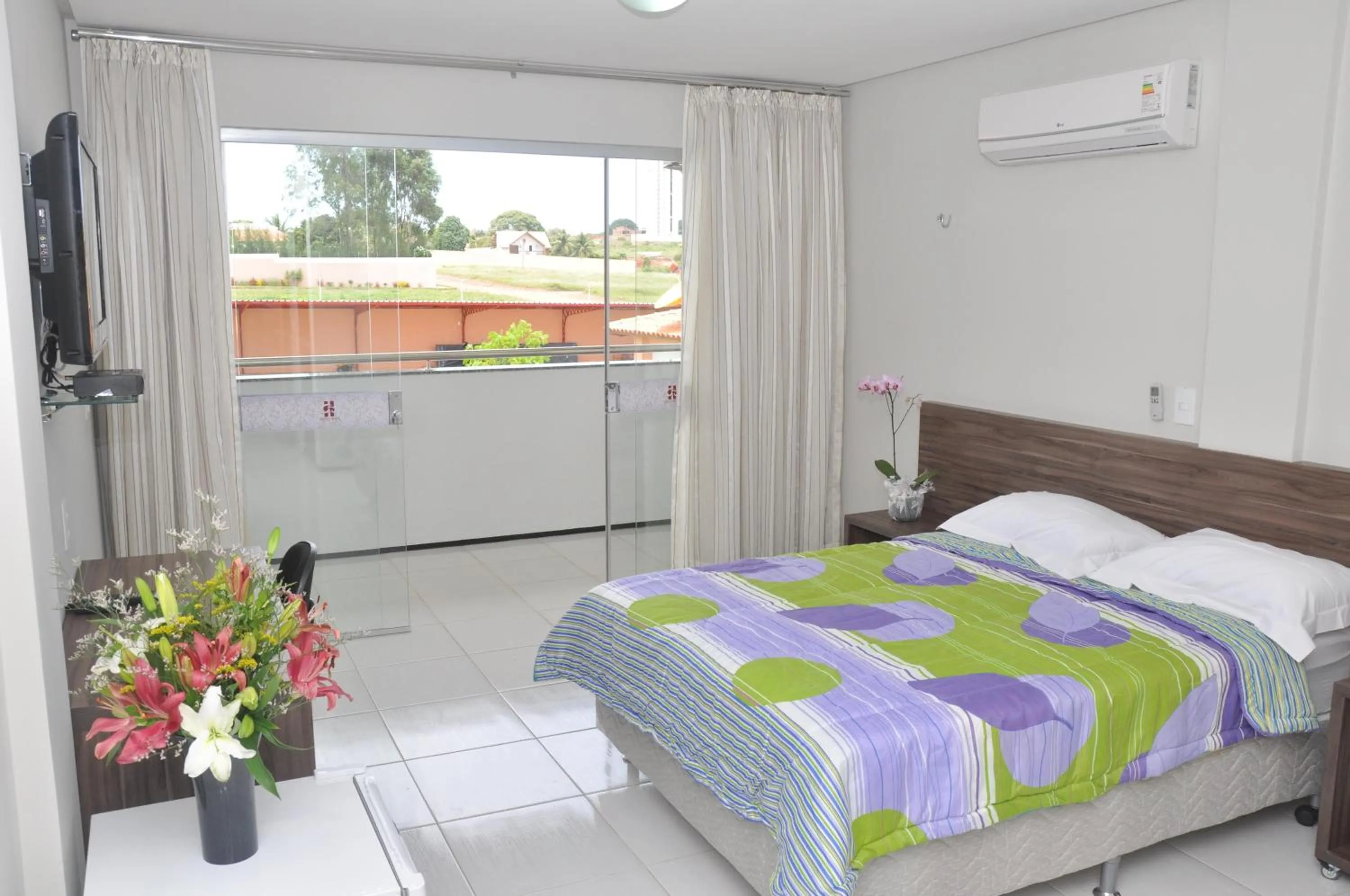 Bed in Santa Rosa Hotel