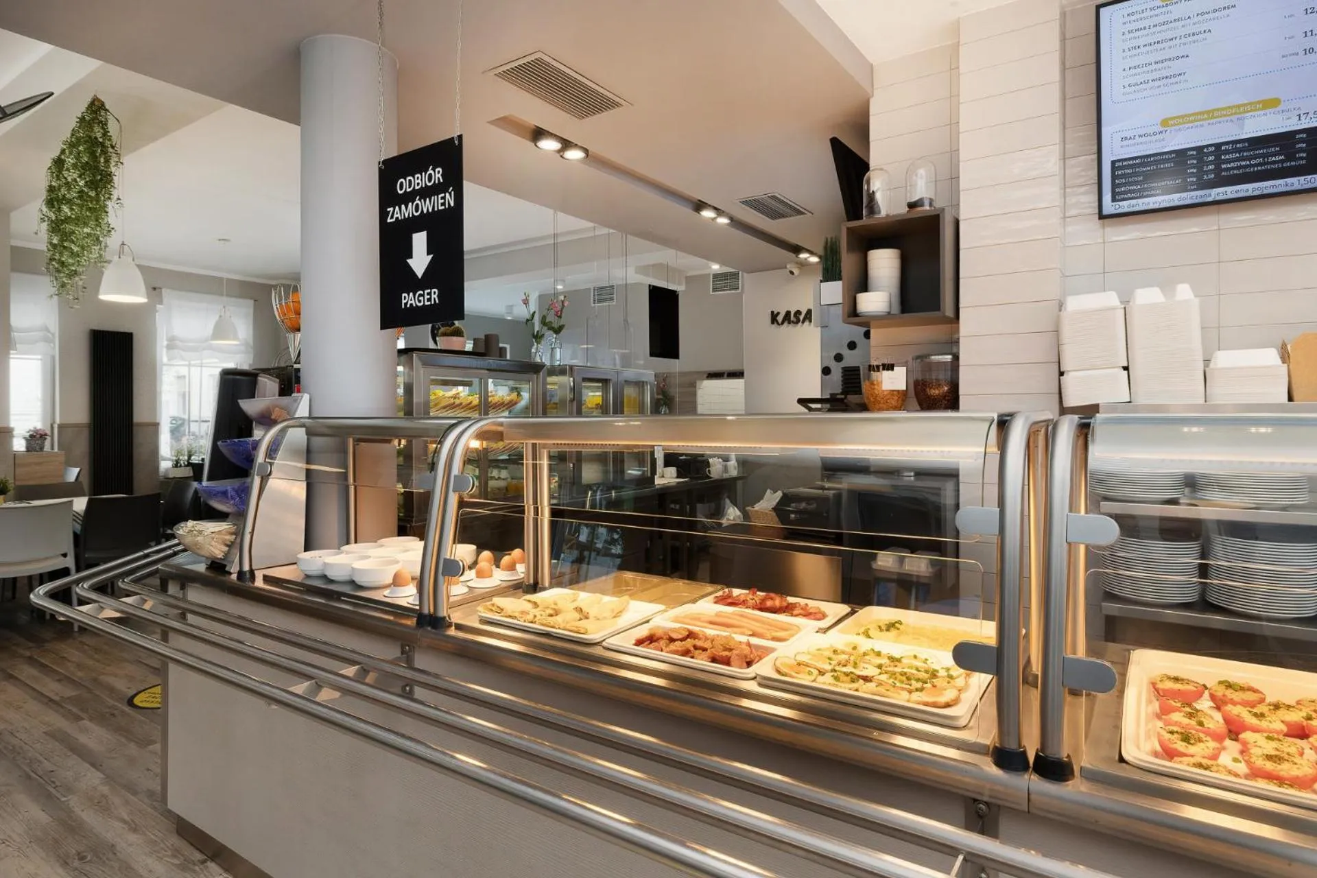 Restaurant/places to eat in Willa 777 Krasickiego