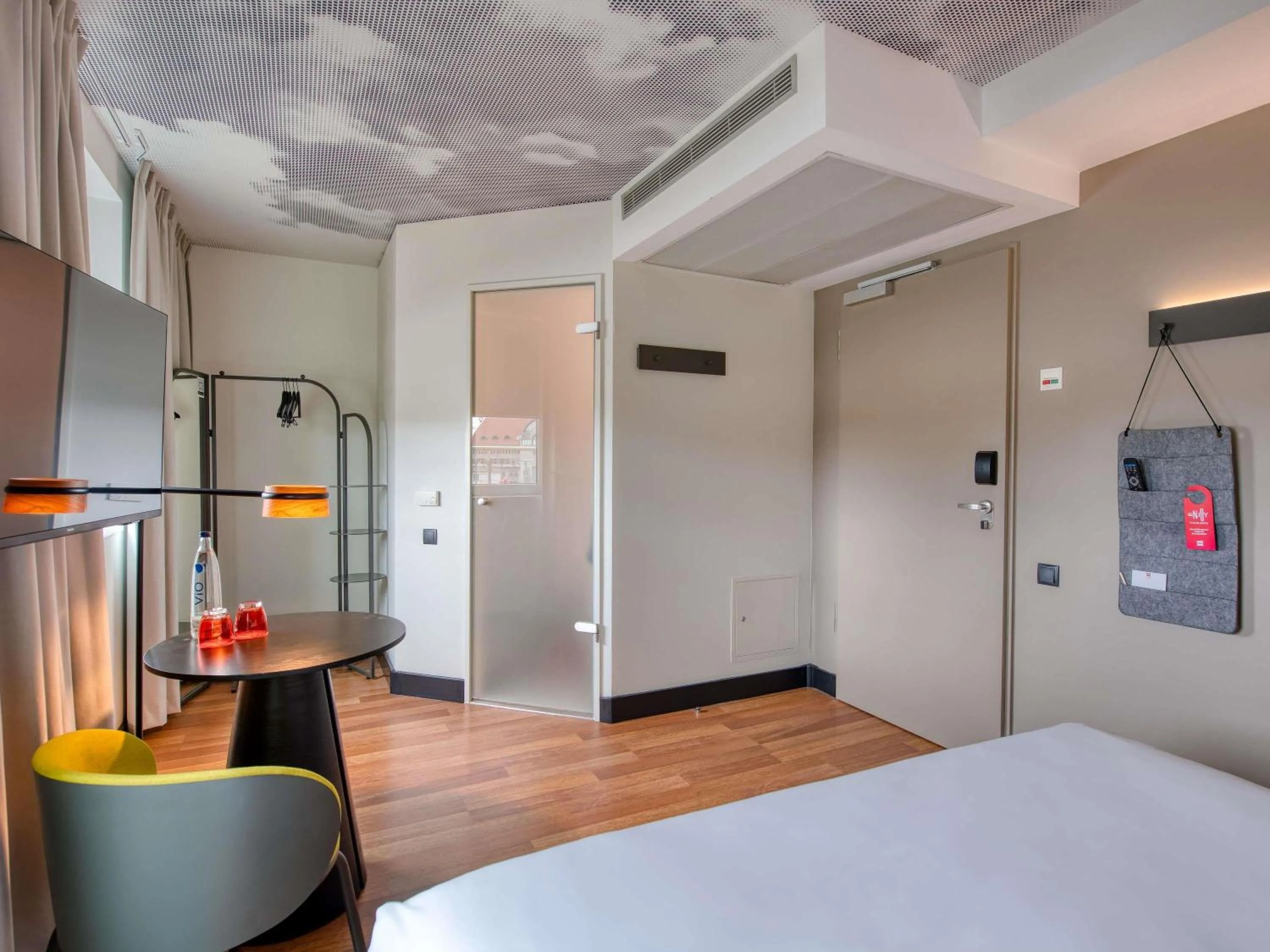 Bedroom, Bed in ibis Berlin Kurfuerstendamm - neu renoviert