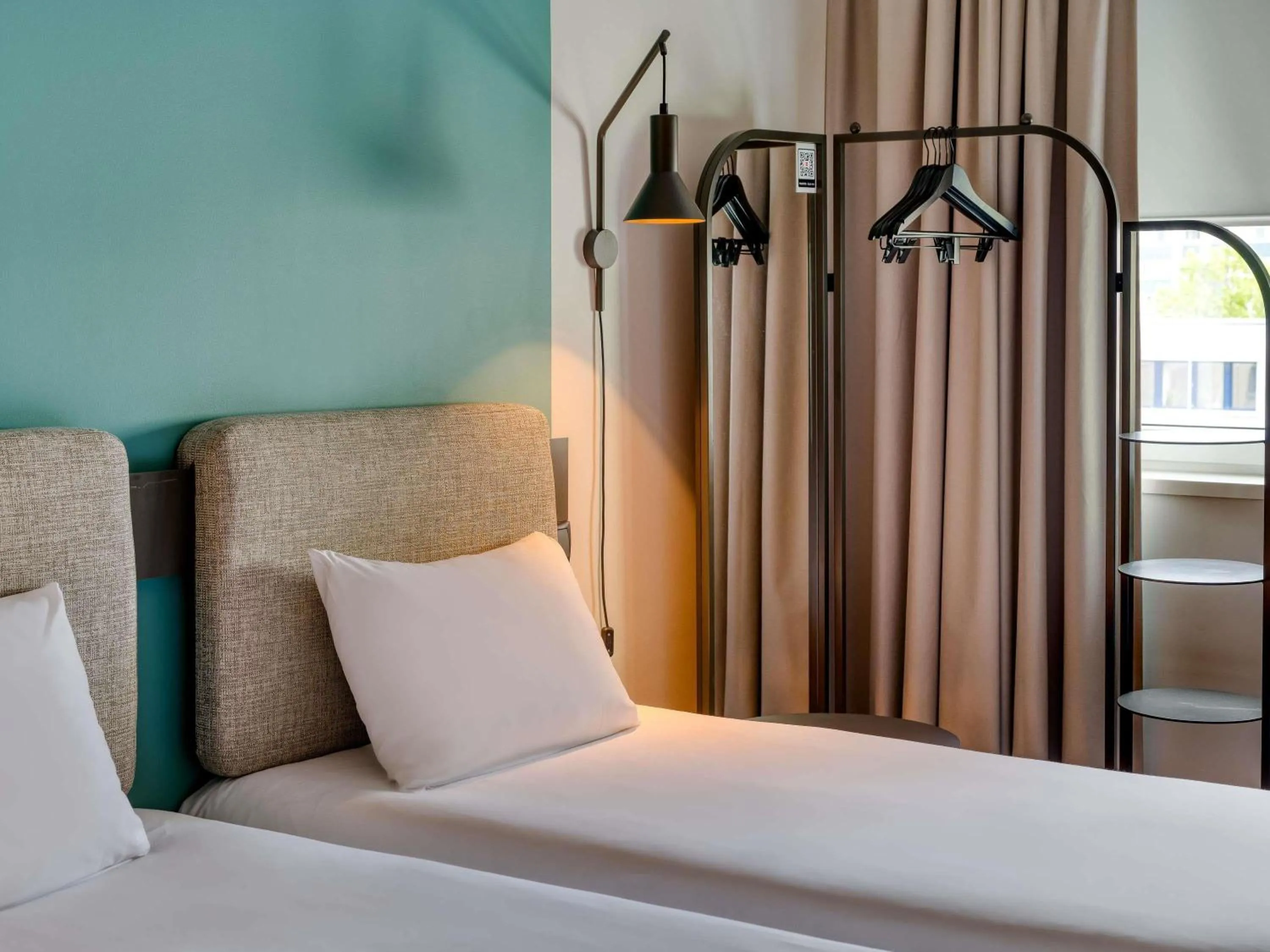 Bedroom, Bed in ibis Berlin Kurfuerstendamm - neu renoviert