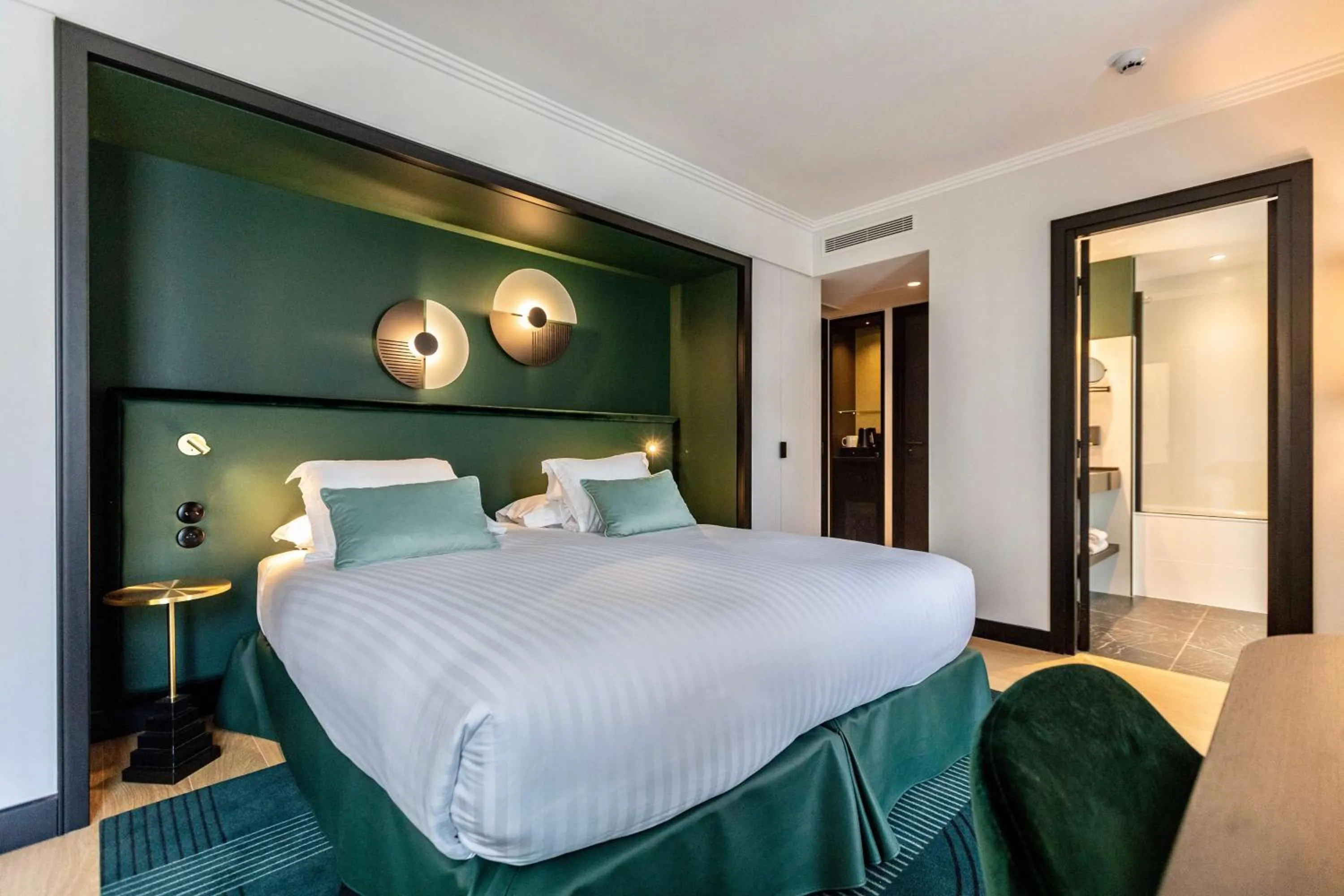 Bedroom, Bed in Best Western Plus Crystal, Hotel,Bar & Spa