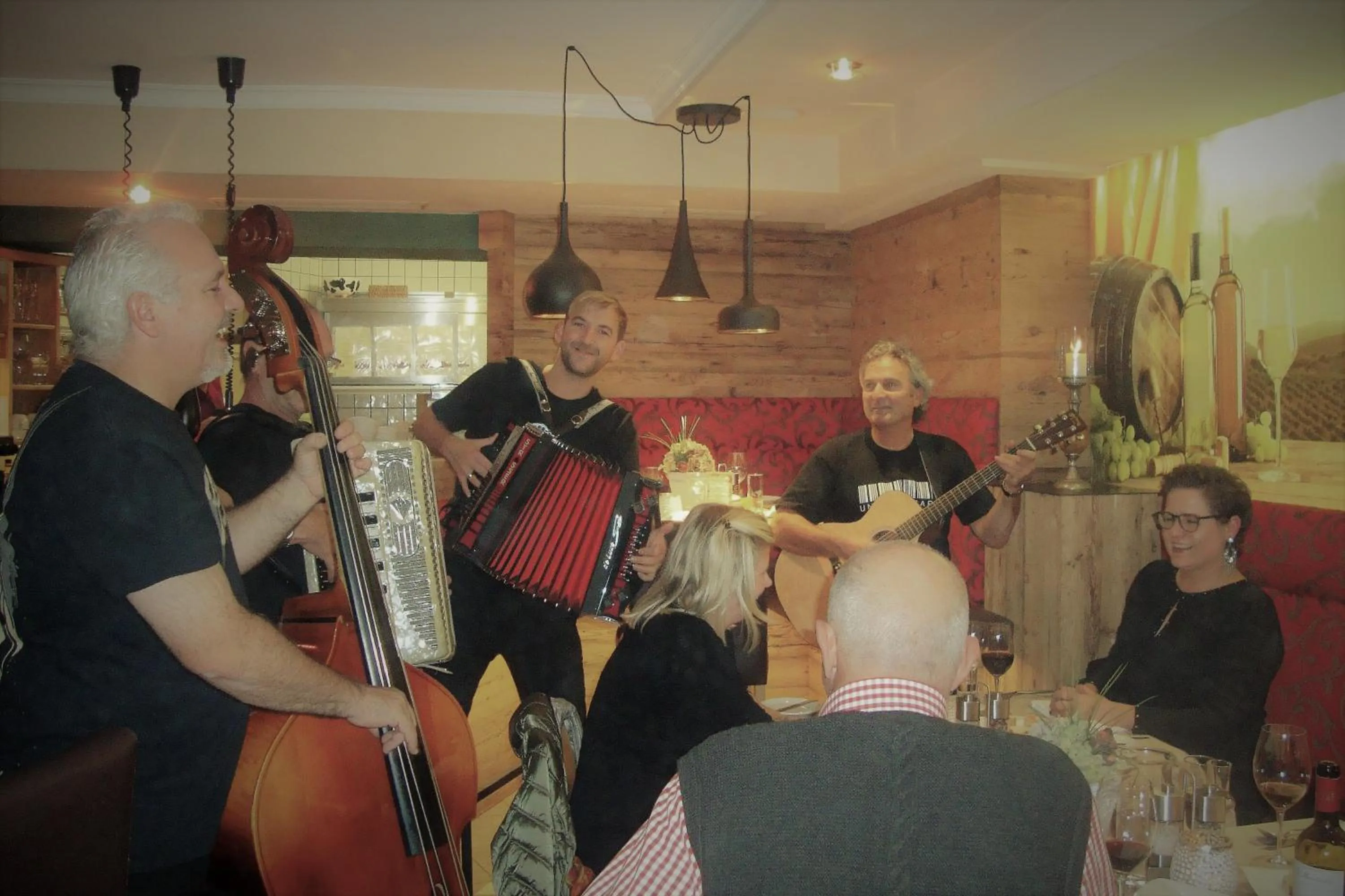 Restaurant/places to eat in La Pasta Hotel Restaurant